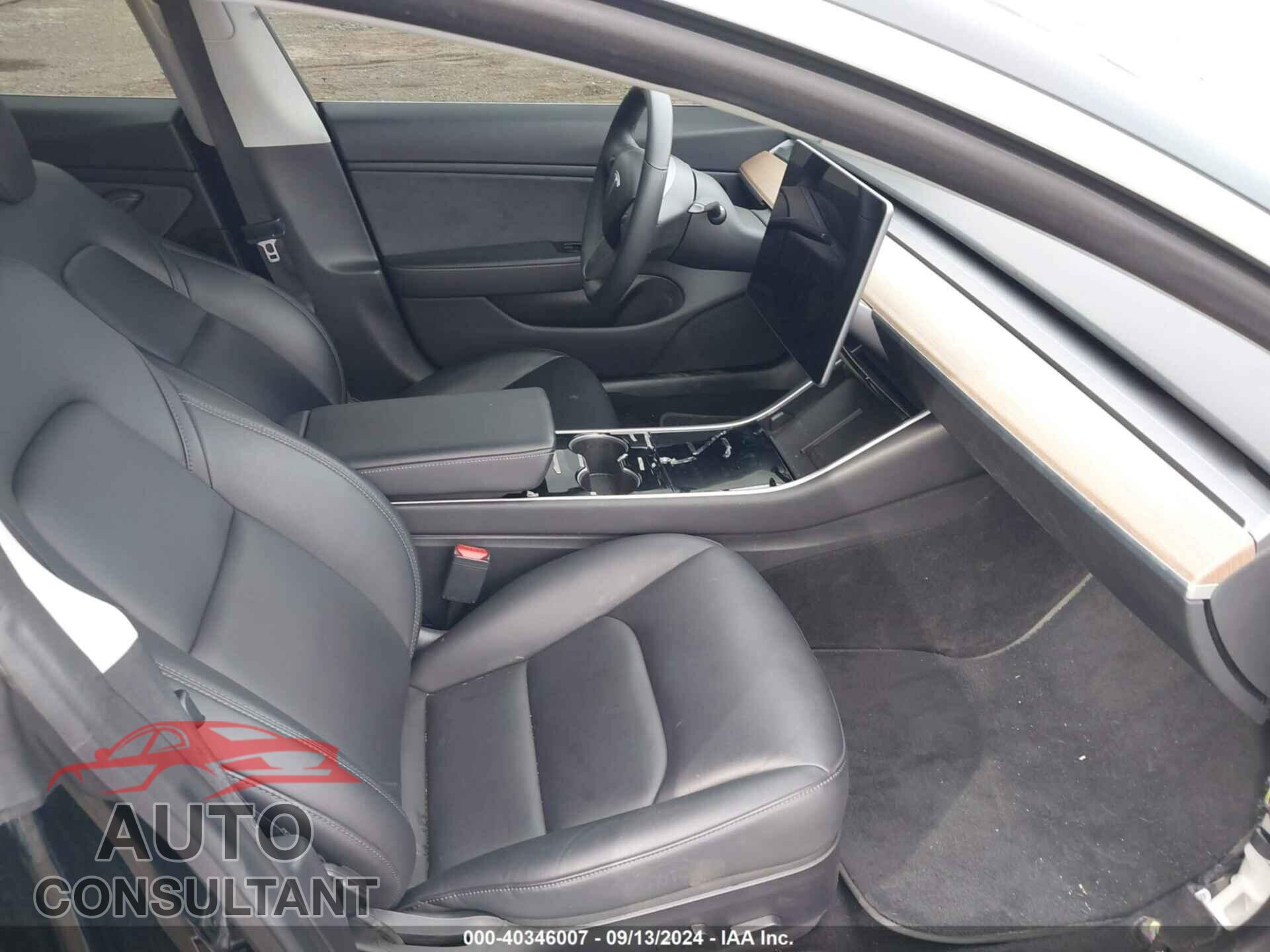 TESLA MODEL 3 2019 - 5YJ3E1EA6KF193359