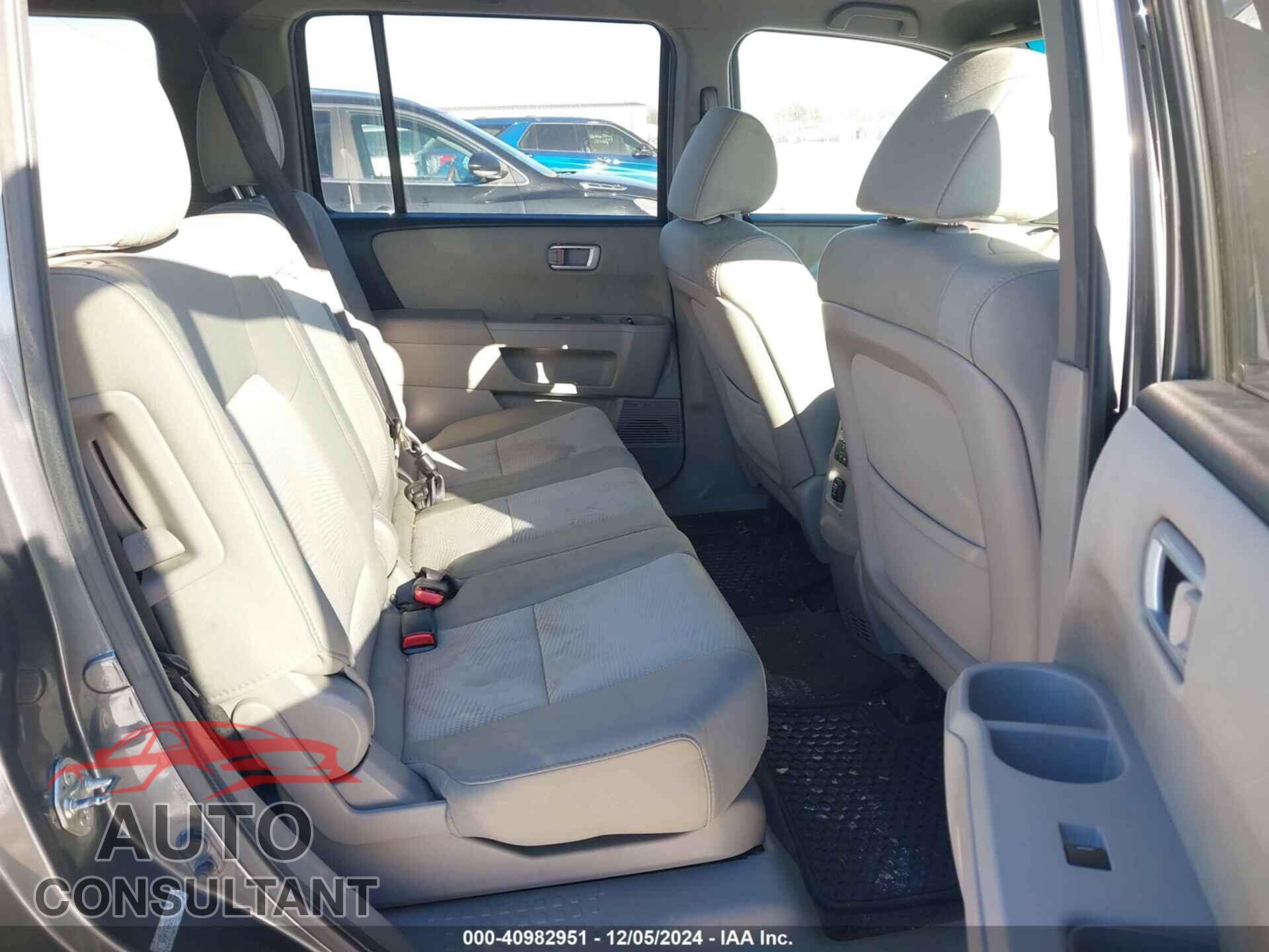 HONDA PILOT 2012 - 5FNYF4H21CB060647