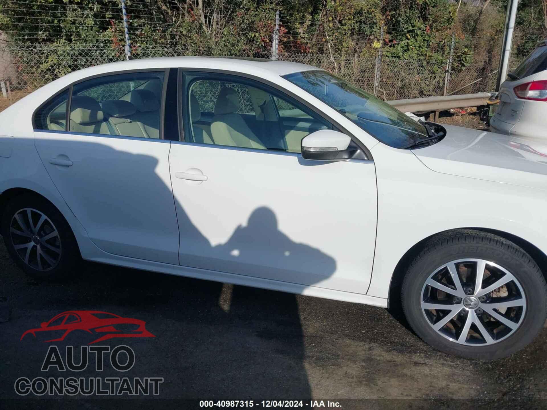 VOLKSWAGEN JETTA 2017 - 3VWDB7AJ1HM282960