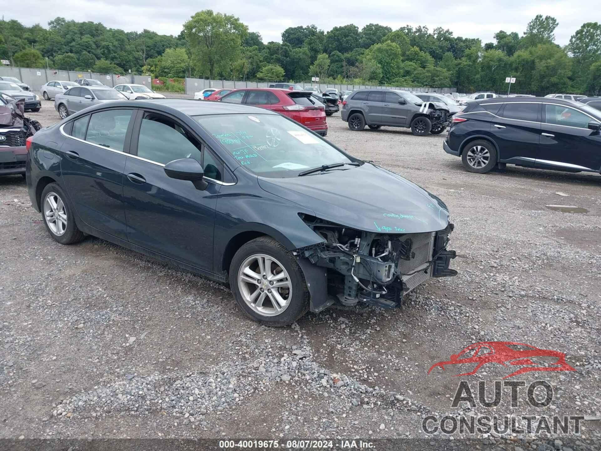 CHEVROLET CRUZE 2018 - 1G1BE5SM1J7106157