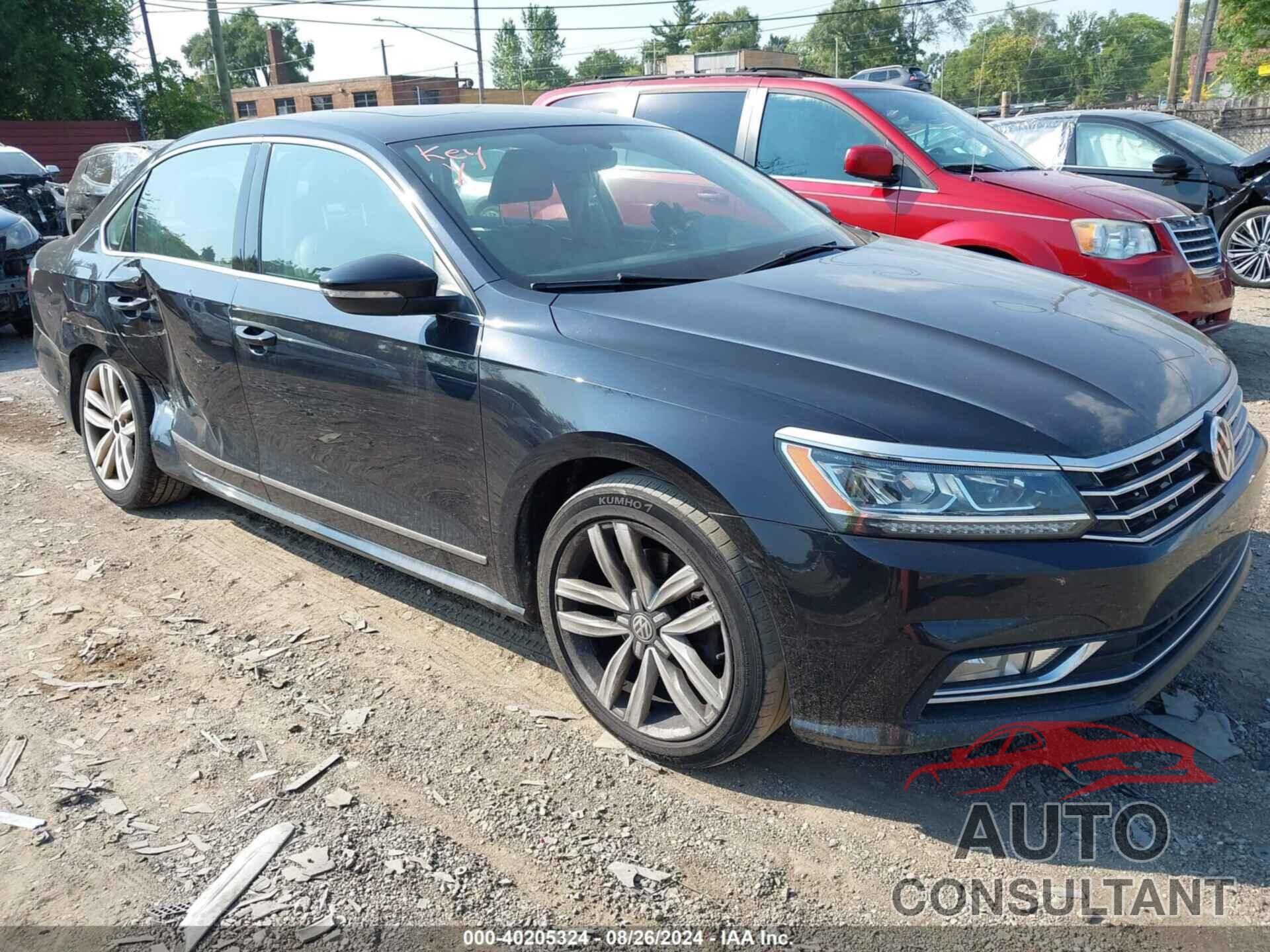 VOLKSWAGEN PASSAT 2017 - 1VWGT7A32HC057315