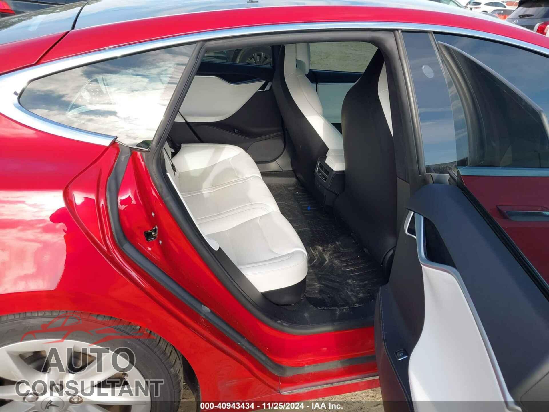 TESLA MODEL S 2017 - 5YJSA1E23HF224575
