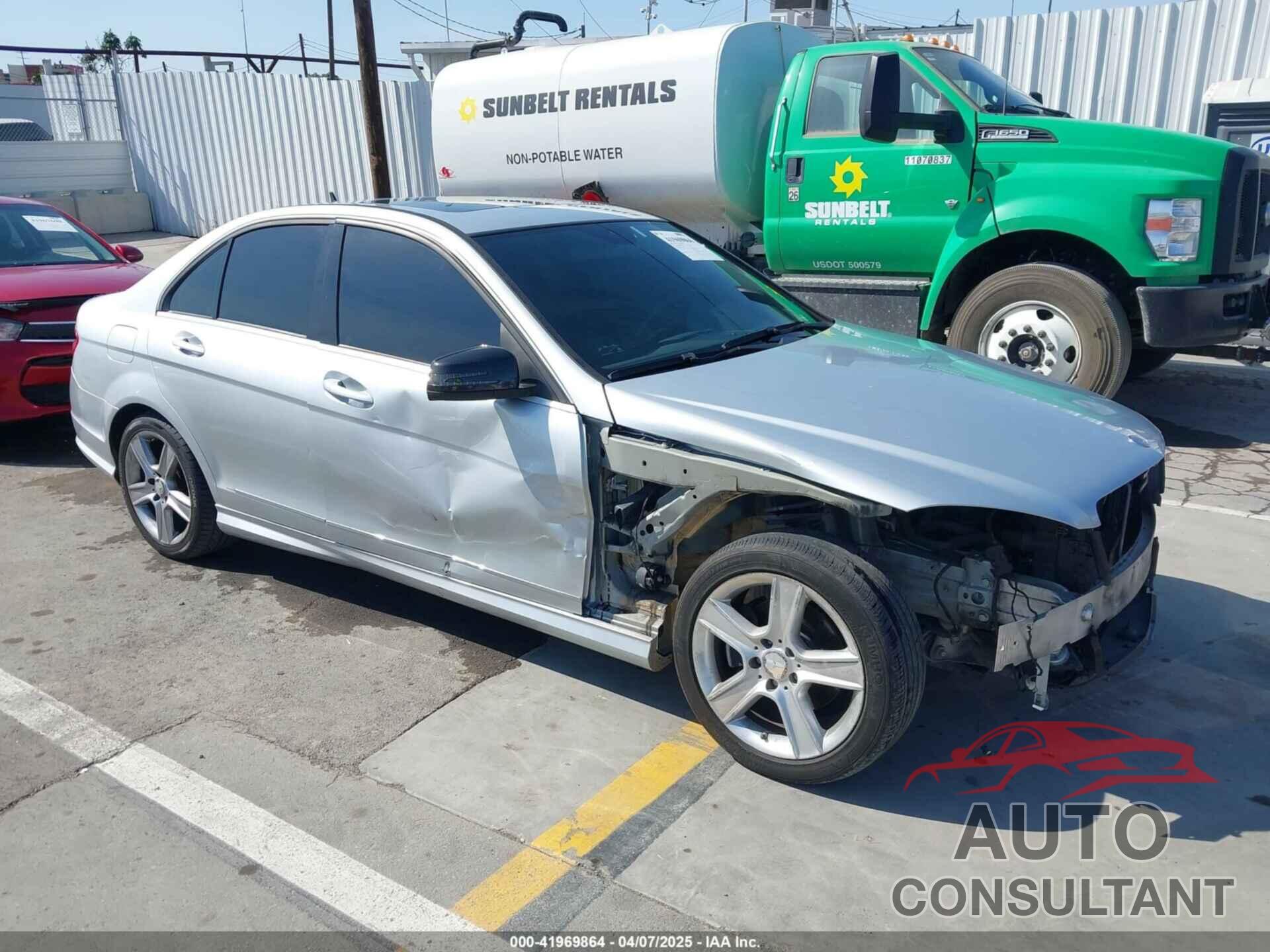 MERCEDES-BENZ C 300 2010 - WDDGF5EB8AR126050