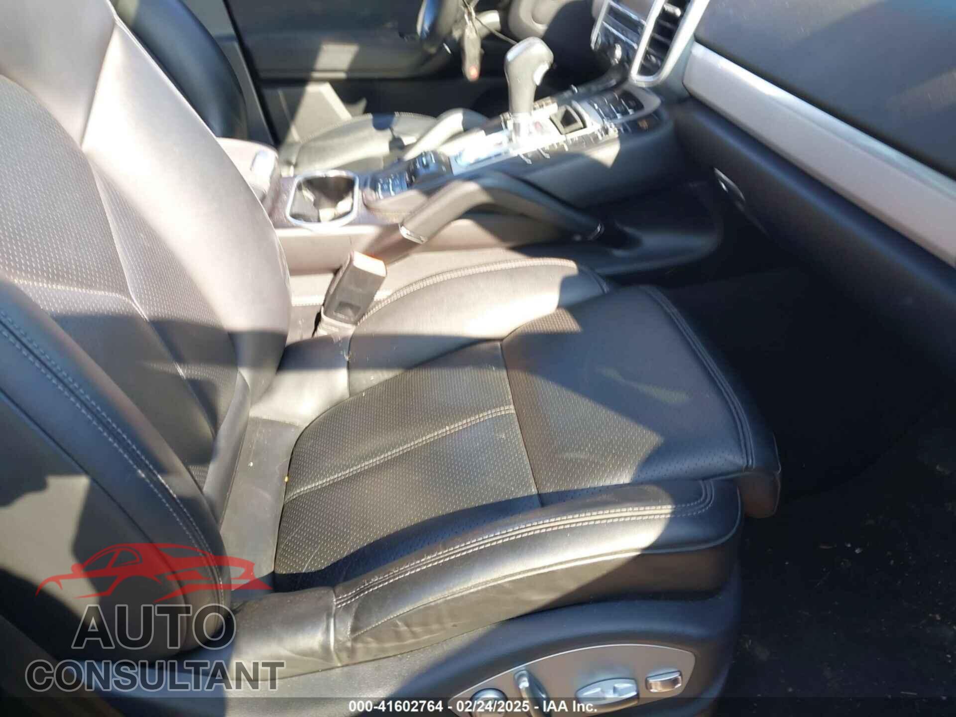 PORSCHE CAYENNE 2016 - WP1AD2A28GLA72477