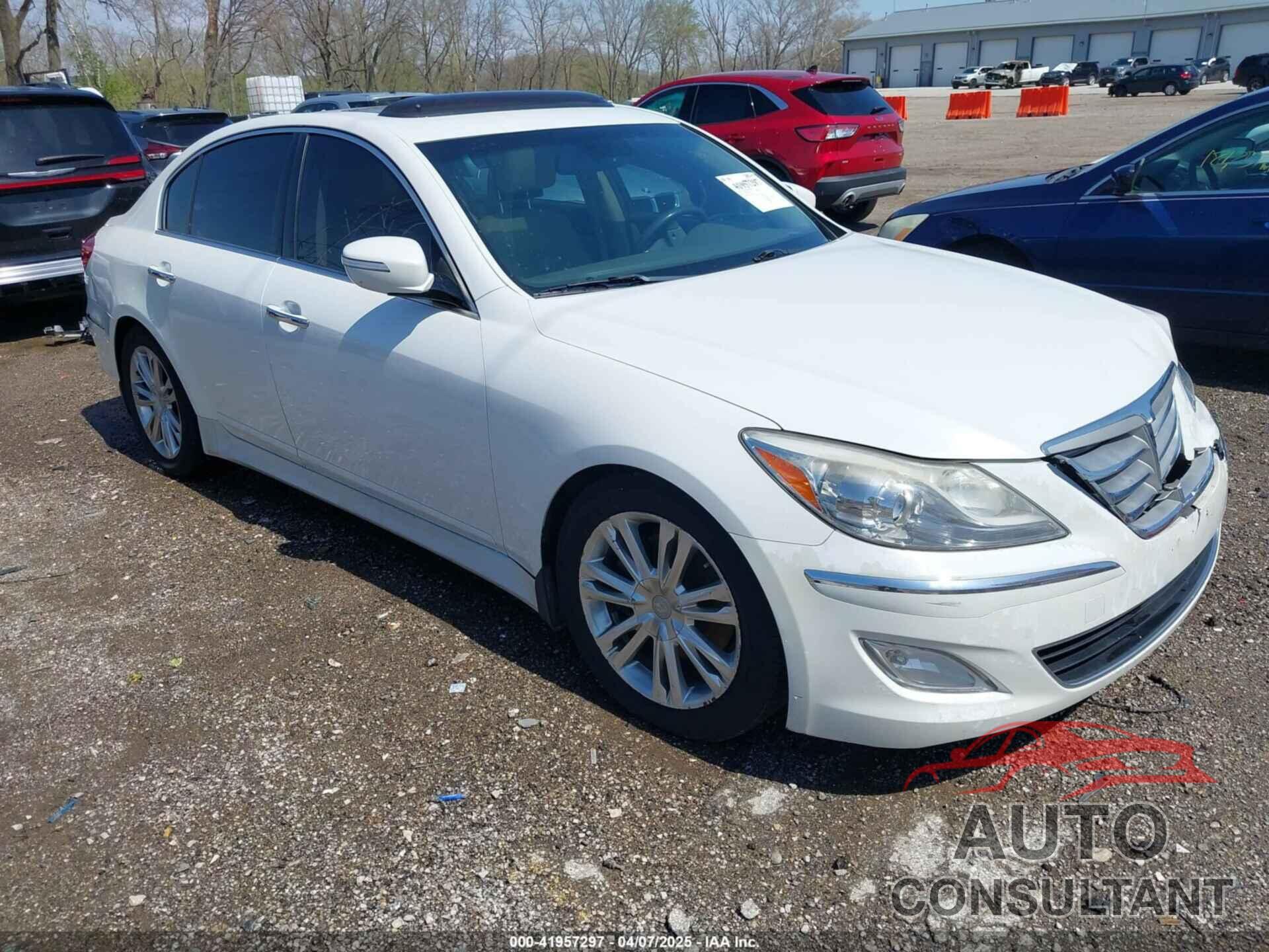 HYUNDAI GENESIS 2013 - KMHGC4DDXDU238054