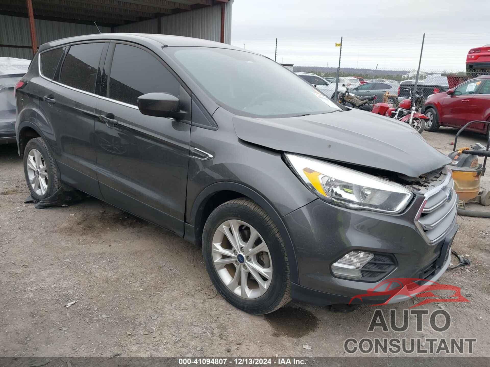 FORD ESCAPE 2017 - 1FMCU0GD1HUD29297