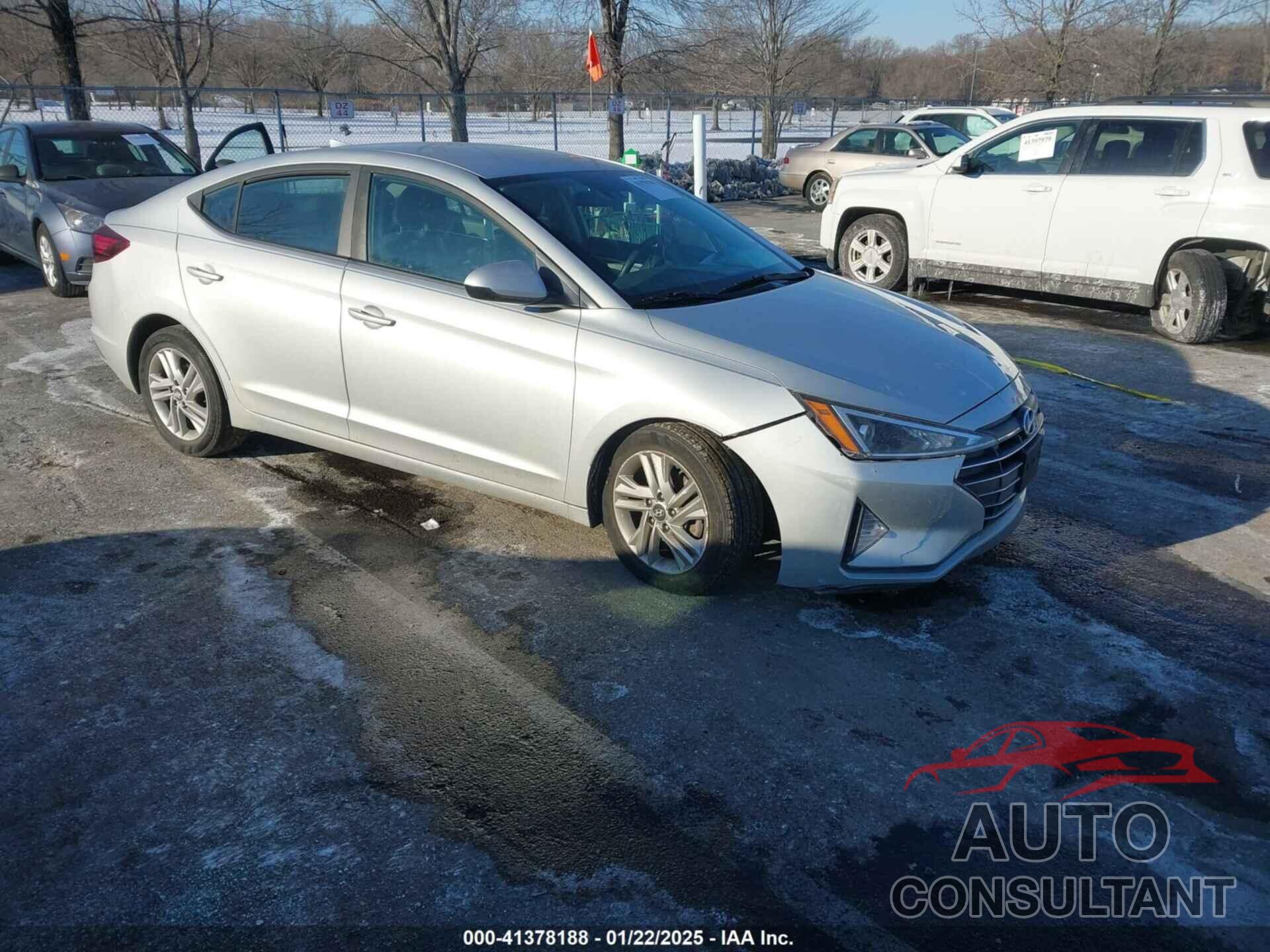 HYUNDAI ELANTRA 2019 - 5NPD84LF8KH427319