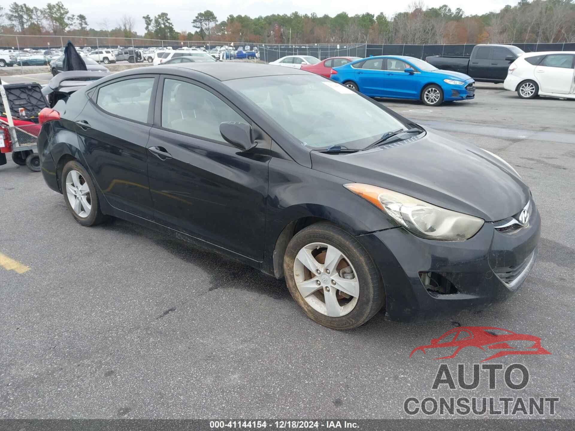 HYUNDAI ELANTRA 2013 - KMHDH4AE9DU757372