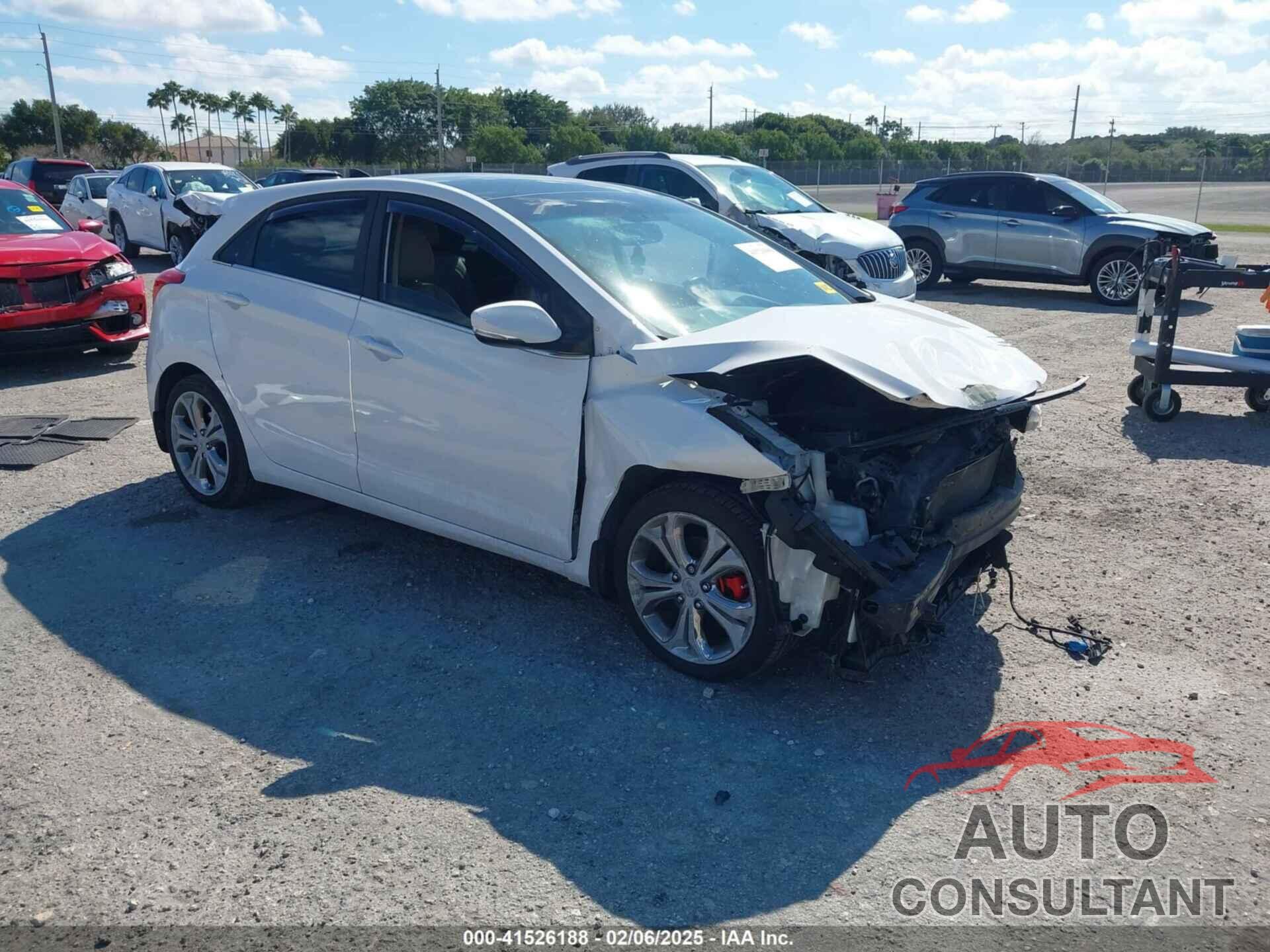 HYUNDAI ELANTRA GT 2013 - KMHD35LE4DU055235