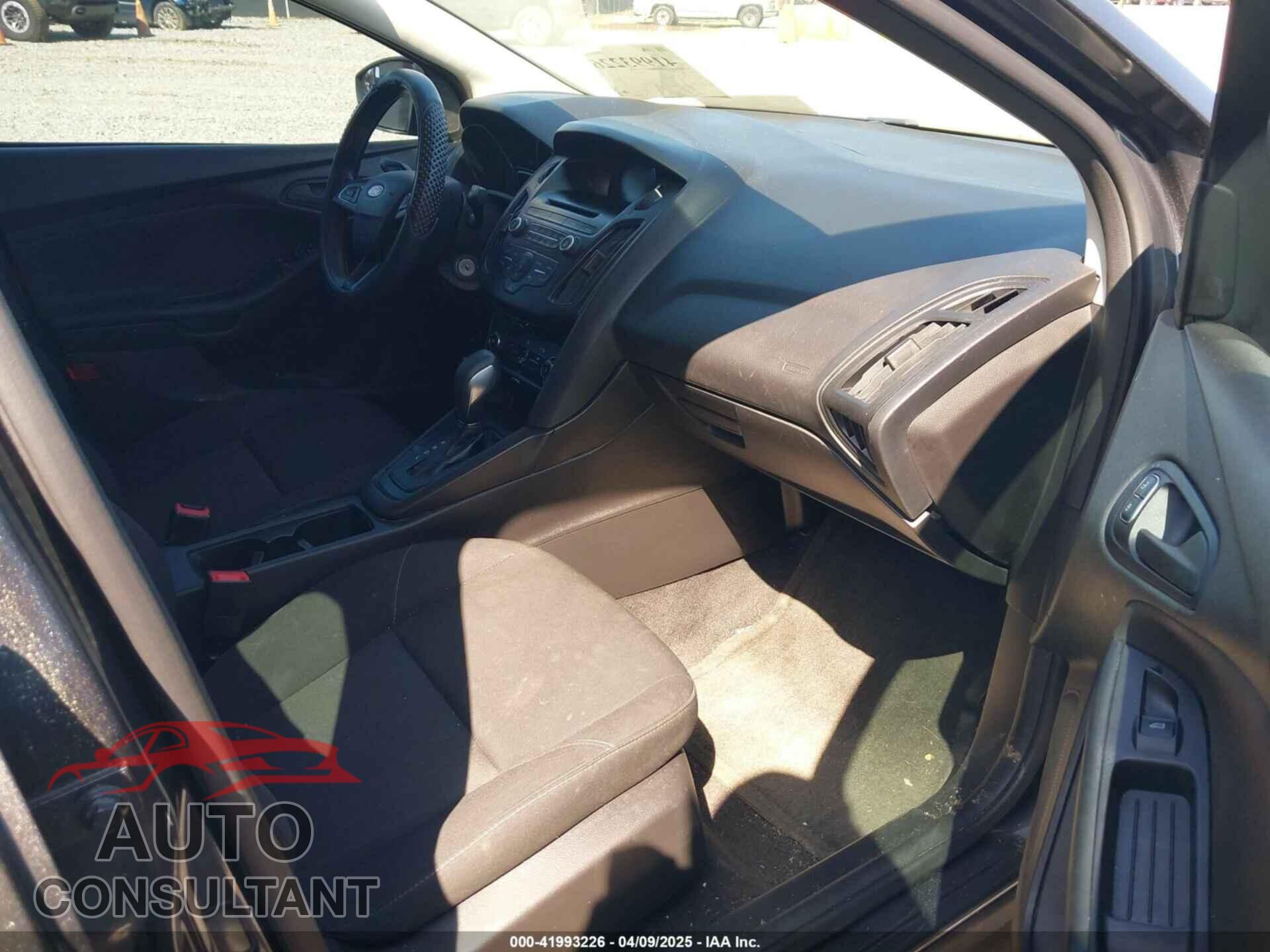 FORD FOCUS 2017 - 1FADP3E27HL322157