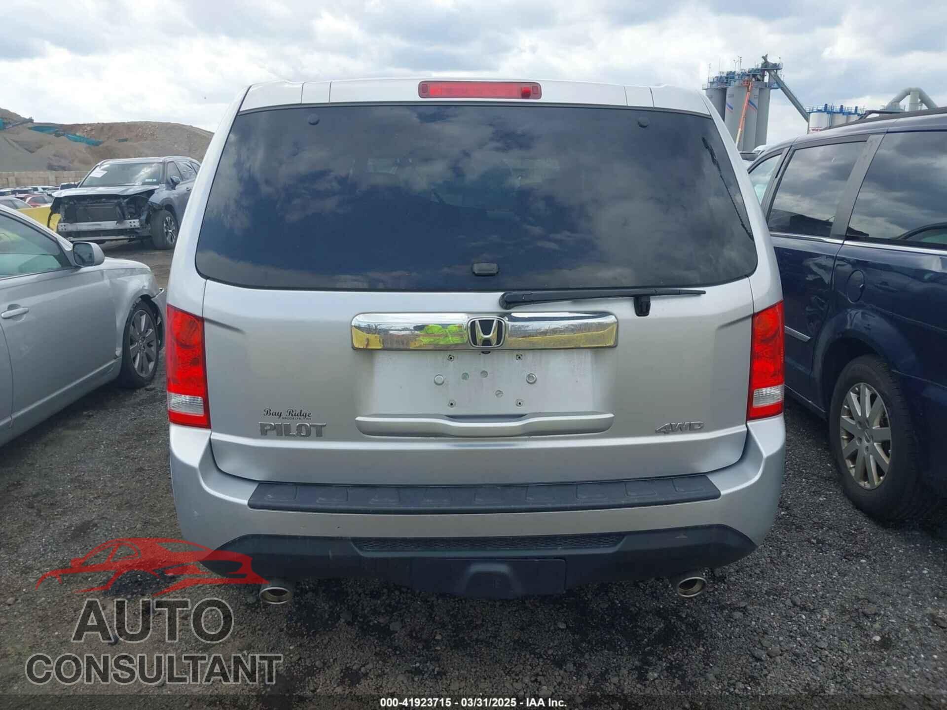 HONDA PILOT 2014 - 5FNYF4H48EB050170