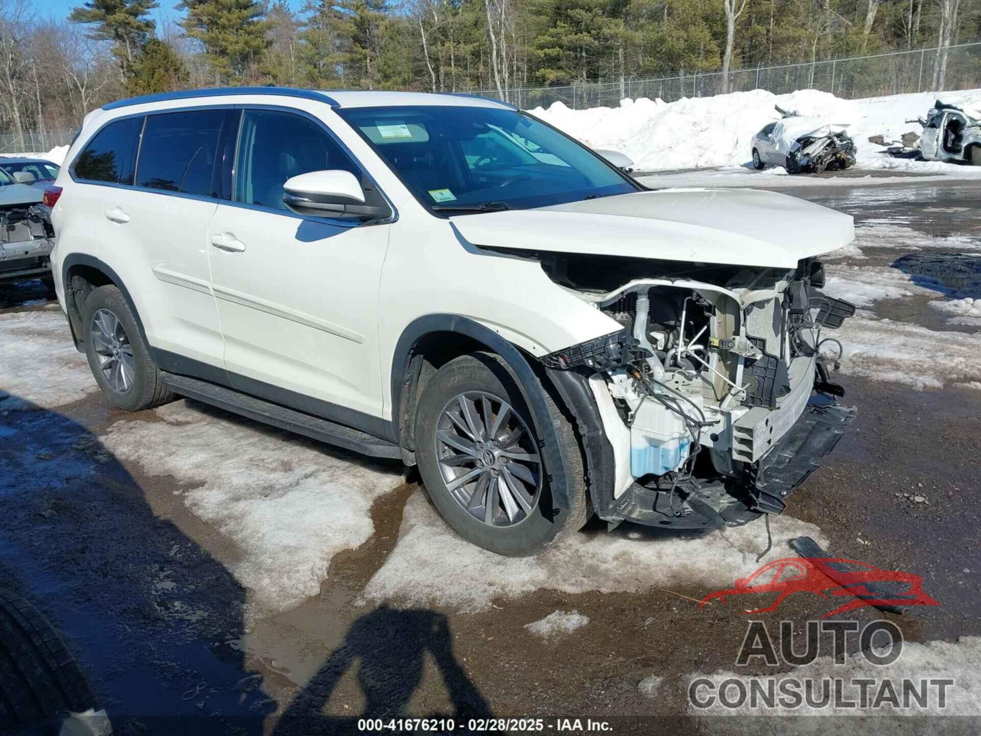 TOYOTA HIGHLANDER 2019 - 5TDJZRFH2KS623101