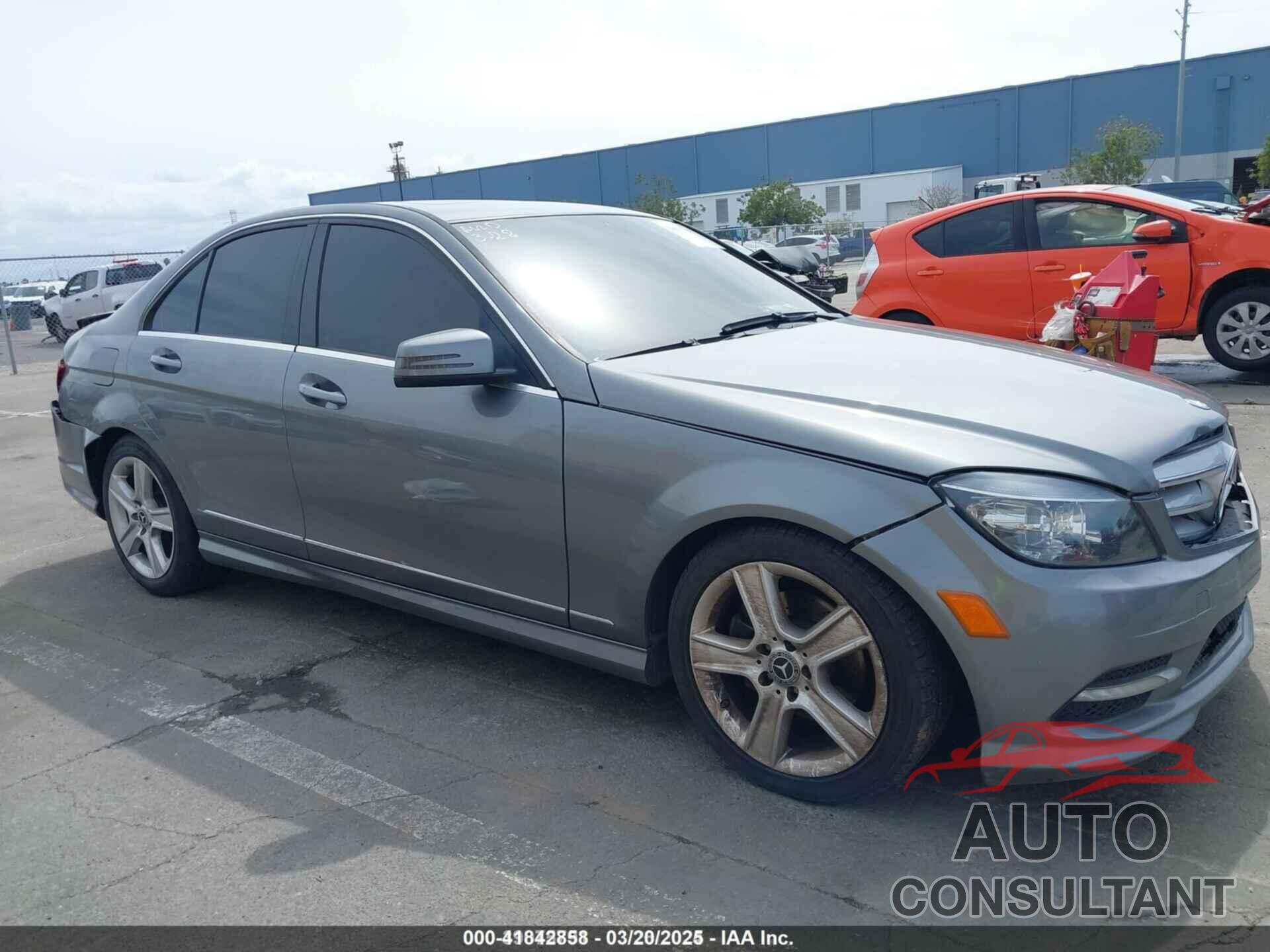 MERCEDES-BENZ C 300 2011 - WDDGF5EB3BR158244
