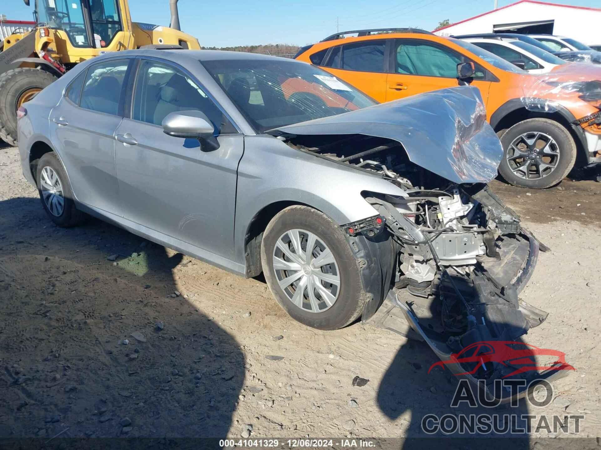 TOYOTA CAMRY 2018 - 4T1B11HK1JU631086