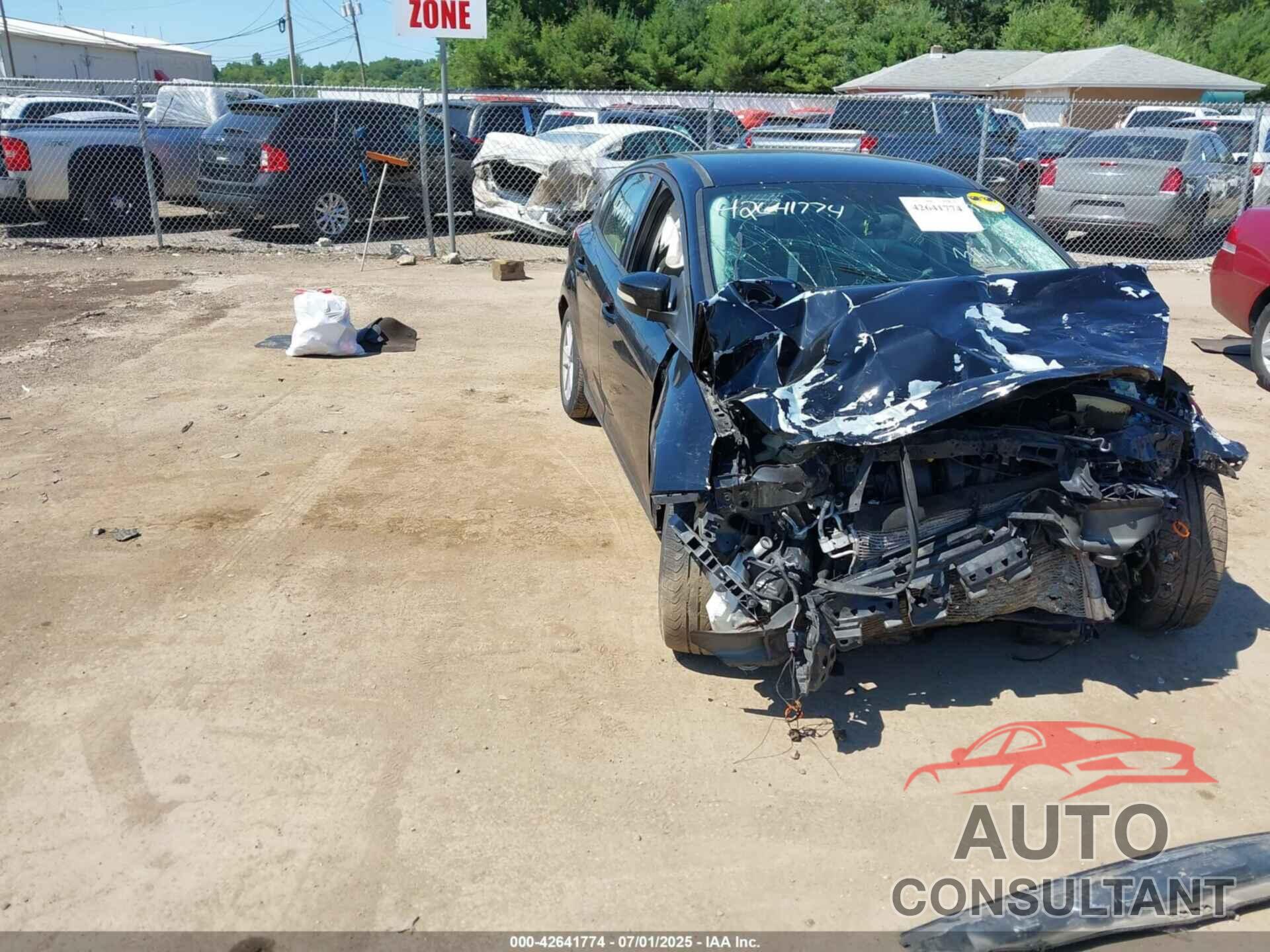 FORD FOCUS 2017 - 1FADP3K28HL231290