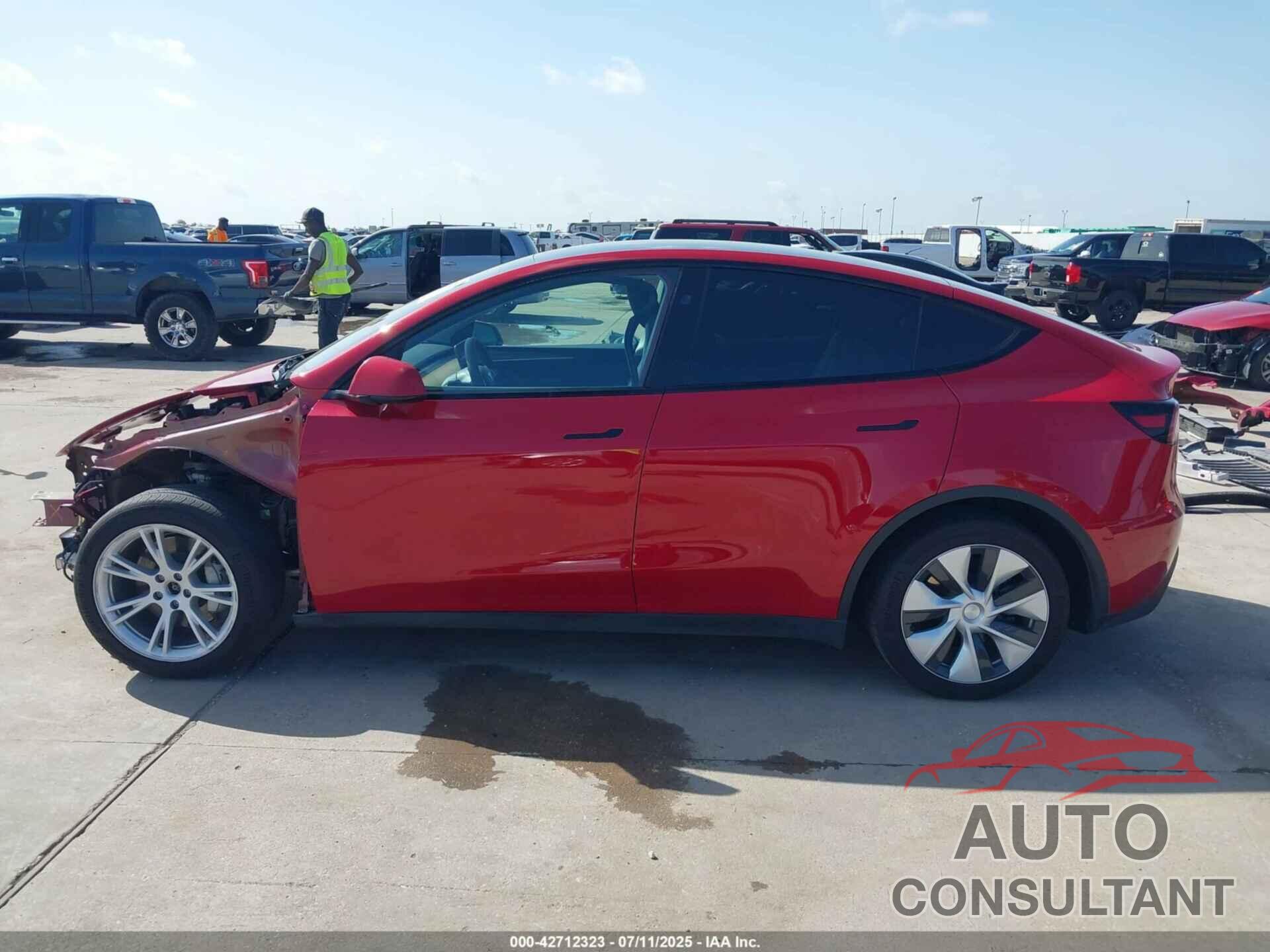 TESLA MODEL Y 2023 - 7SAYGAEEXPF830119