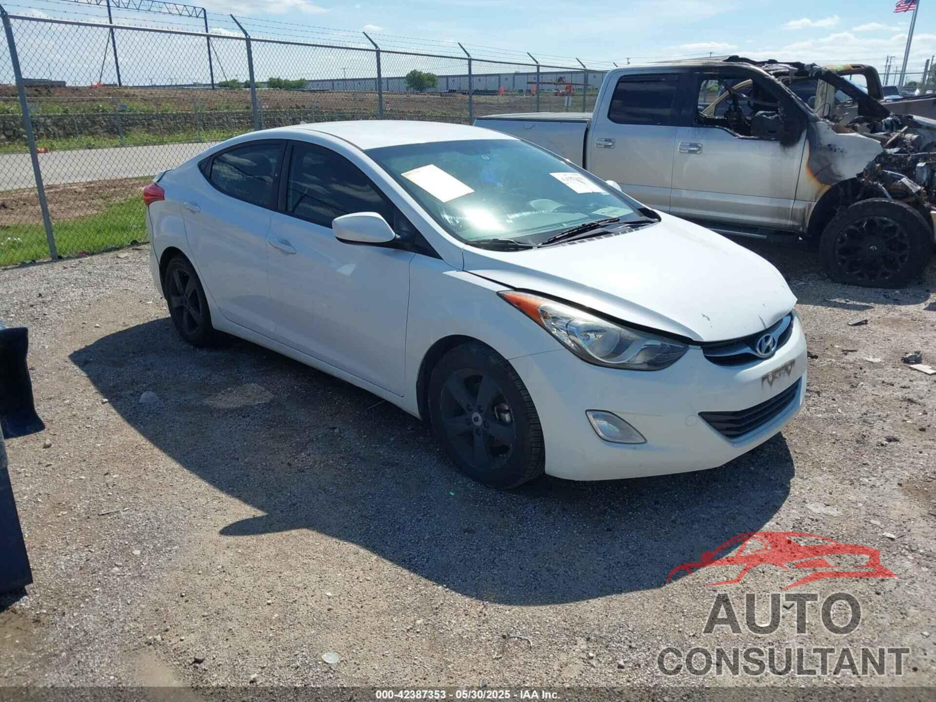 HYUNDAI ELANTRA 2013 - 5NPDH4AE8DH287169