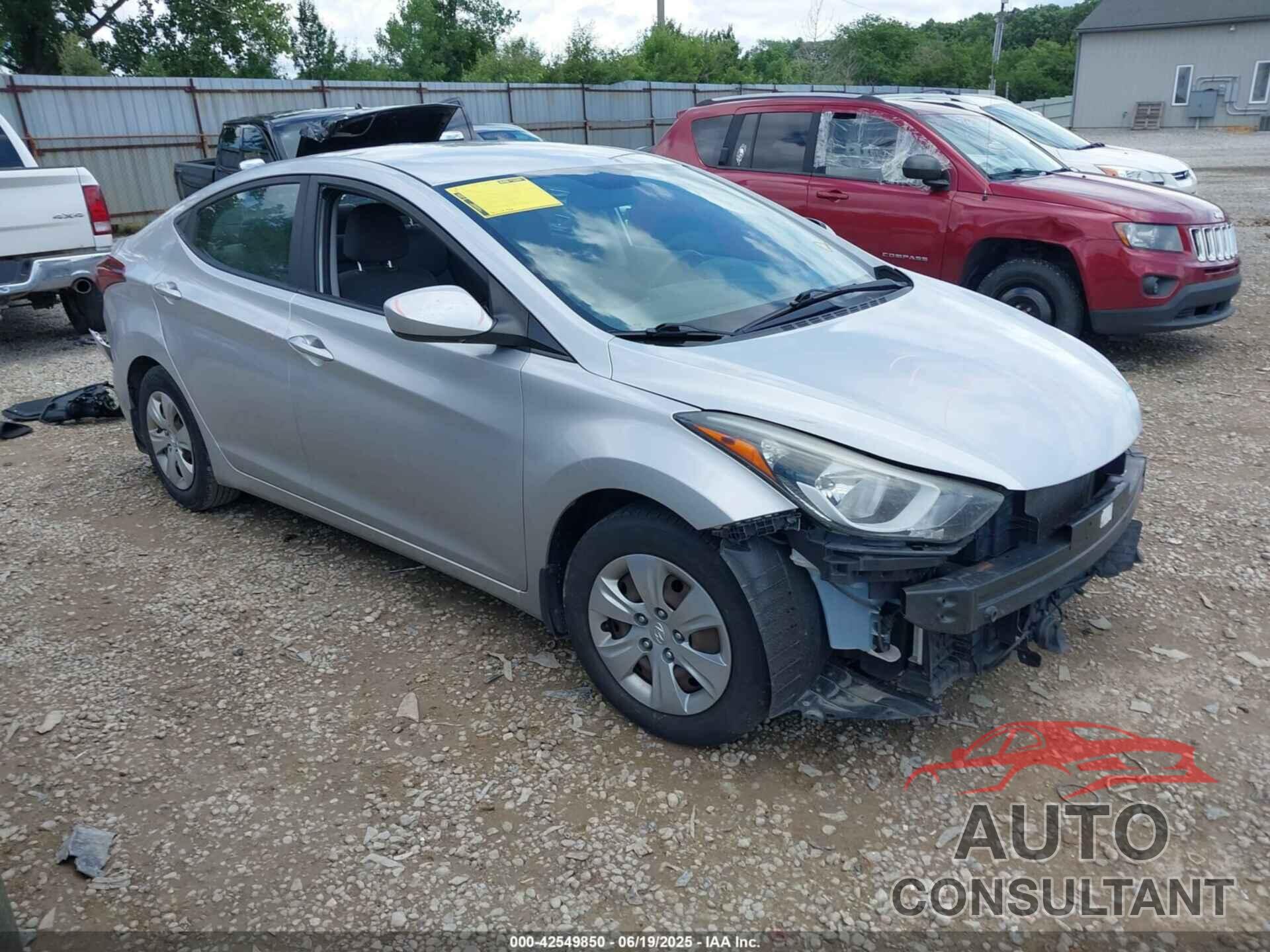 HYUNDAI ELANTRA 2016 - KMHDH4AE1GU588680