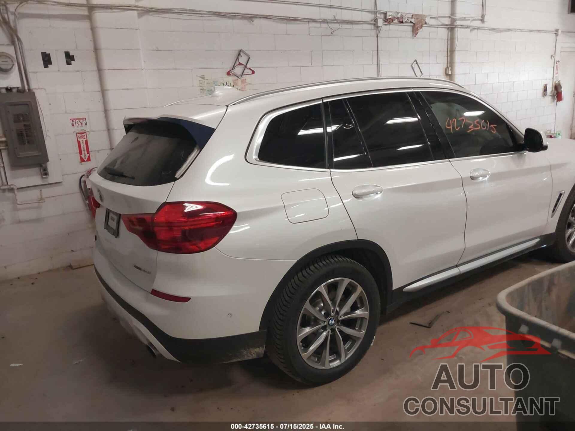 BMW X3 2019 - 5UXTR9C52KLE12017
