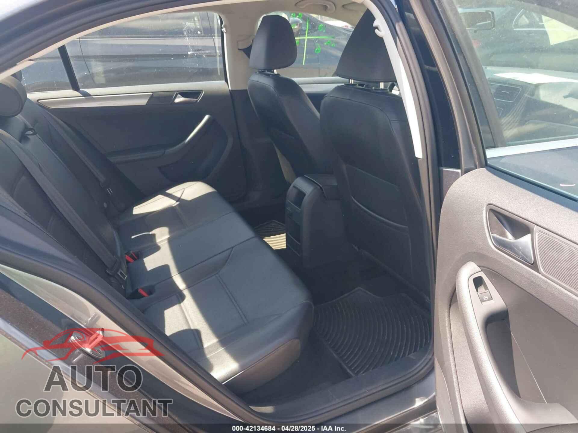 VOLKSWAGEN JETTA 2017 - 3VWDB7AJ0HM230218