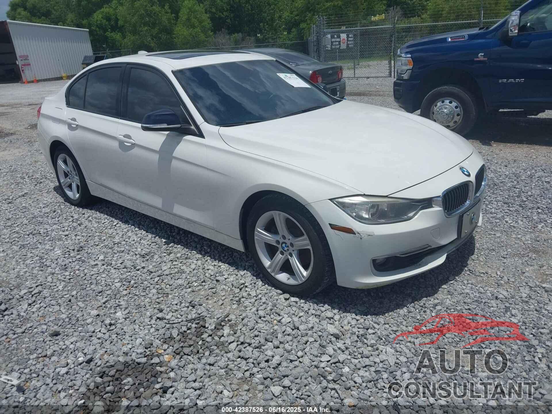 BMW 328I 2013 - WBA3A5G59DNP23439