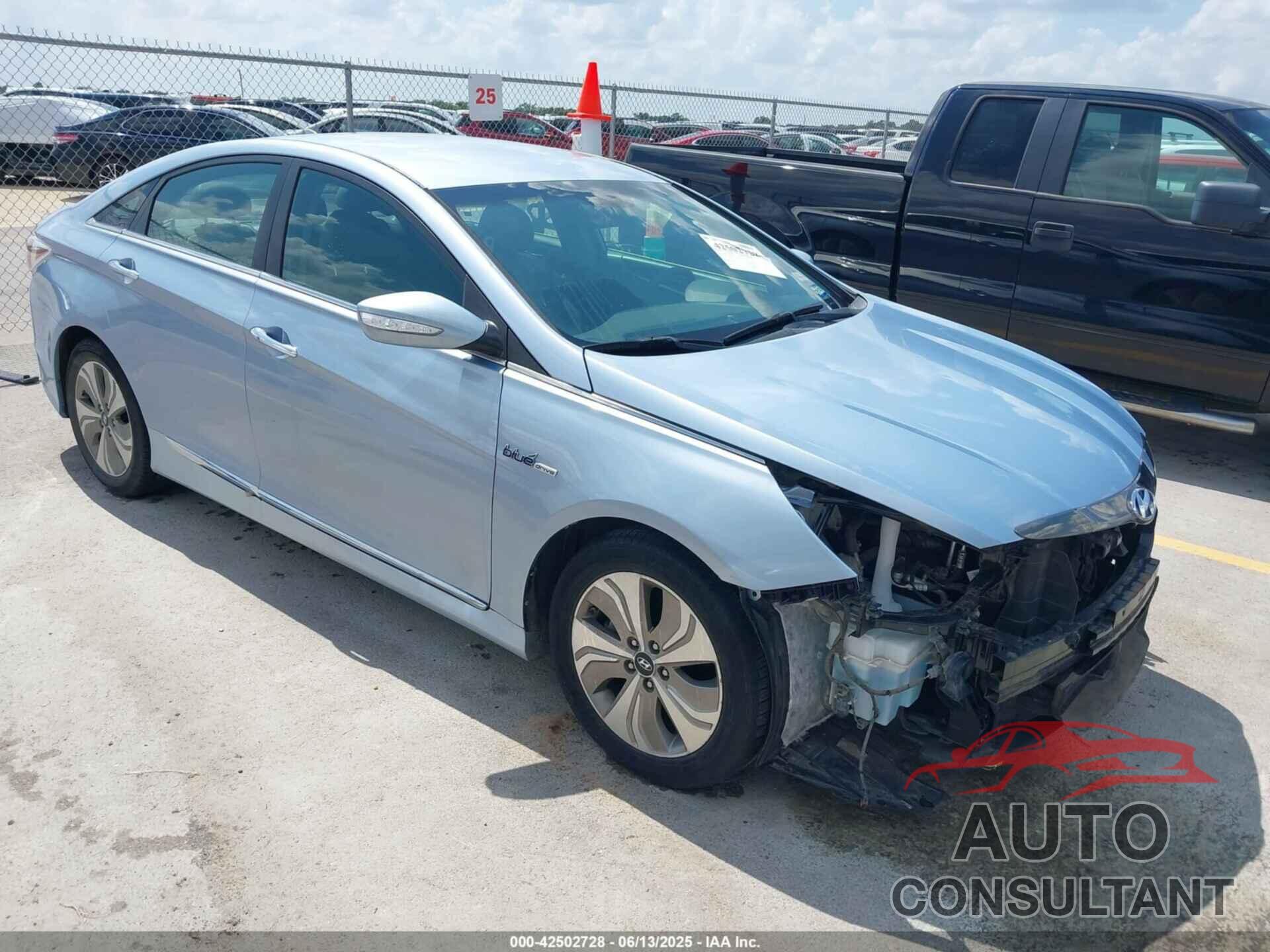 HYUNDAI SONATA HYBRID 2013 - KMHEC4A40DA075573