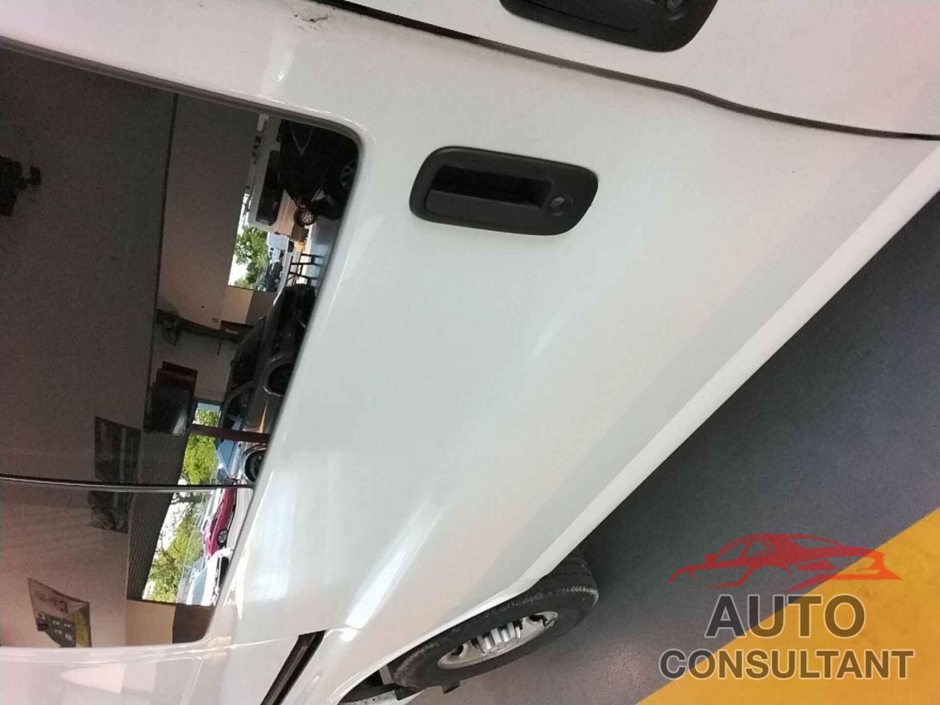 CHEVROLET EXPRESS G2500 2017 - 1GCWGAFF4H1188261