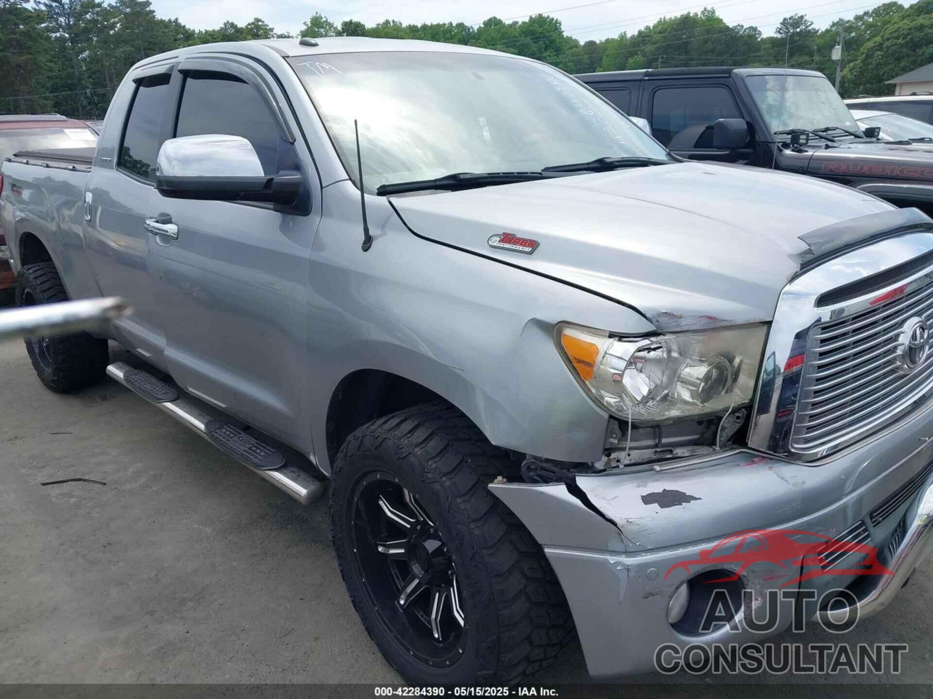 TOYOTA TUNDRA 2010 - 5TFSY5F13AX094950