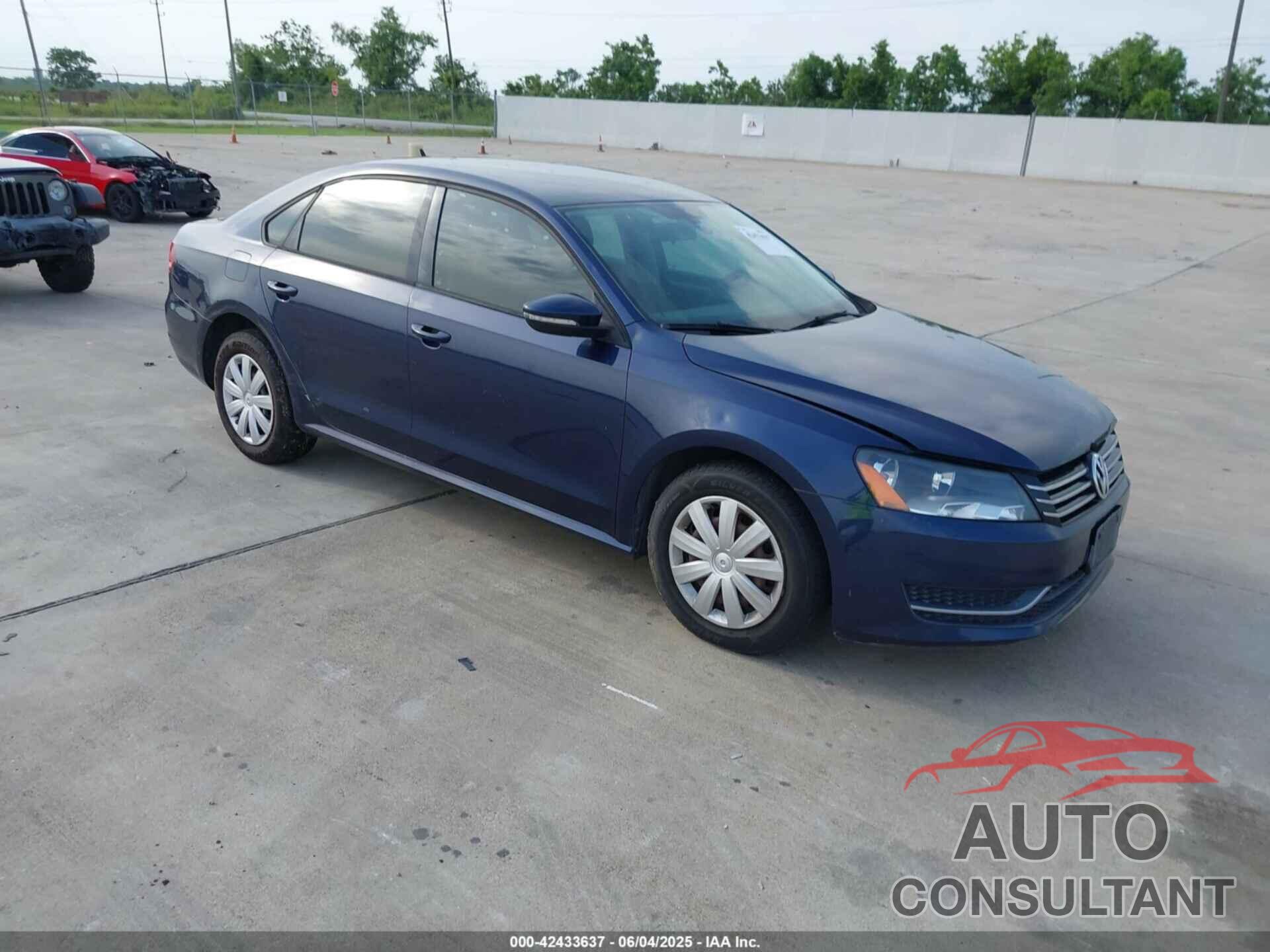 VOLKSWAGEN PASSAT 2012 - 1VWAH7A31CC033801