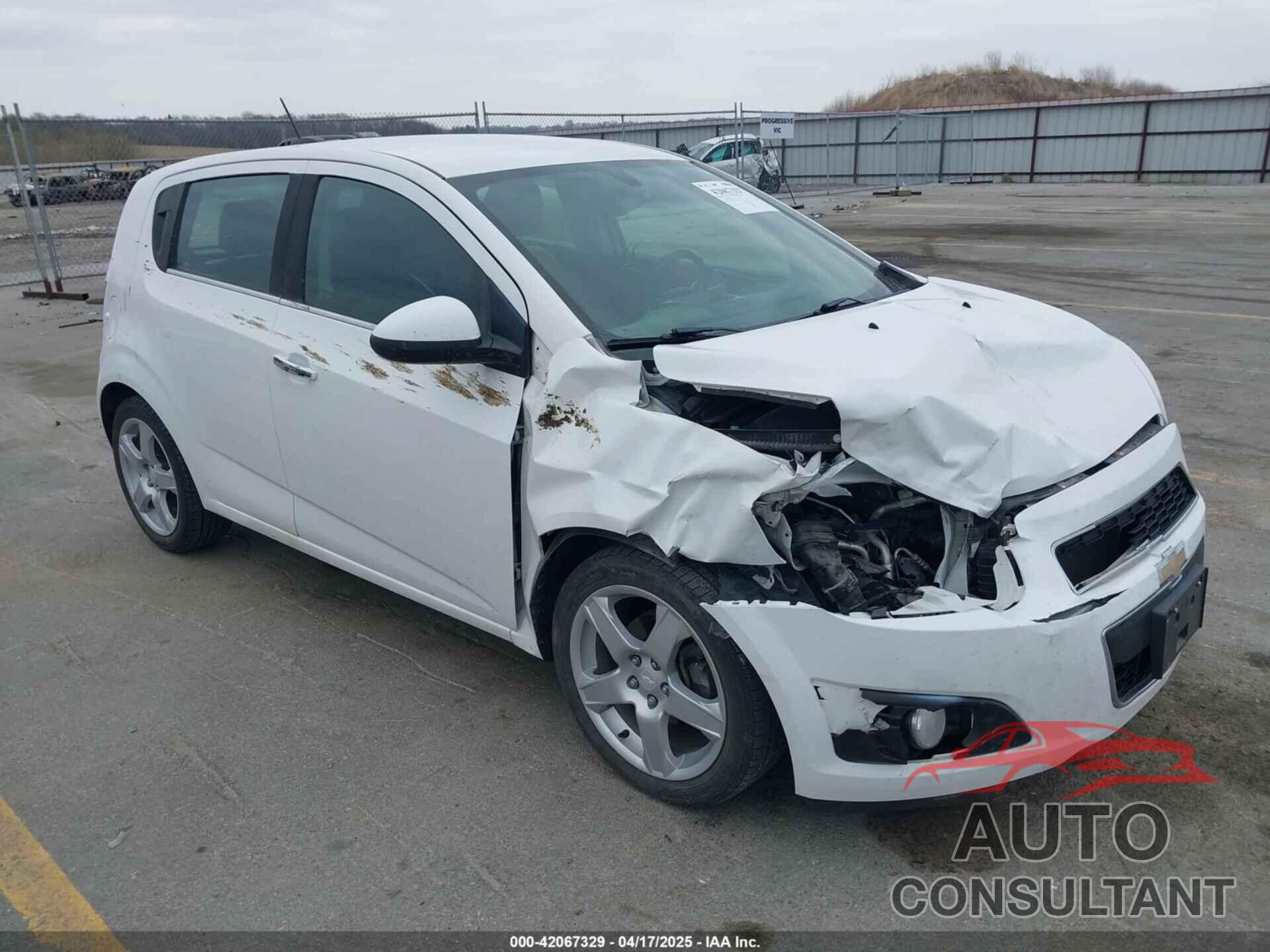 CHEVROLET SONIC 2015 - 1G1JE6SB4F4208061