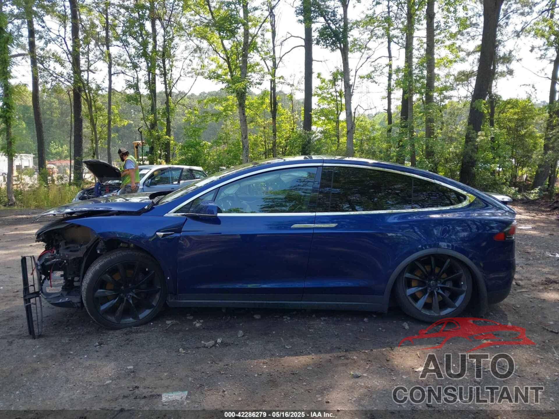 TESLA MODEL X 2018 - 5YJXCDE24JF121558