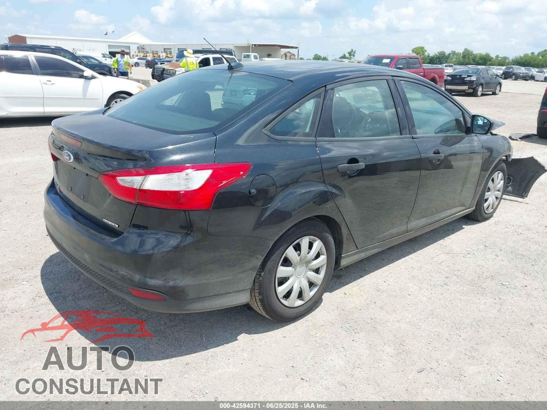 FORD FOCUS 2014 - 1FADP3E2XEL372384