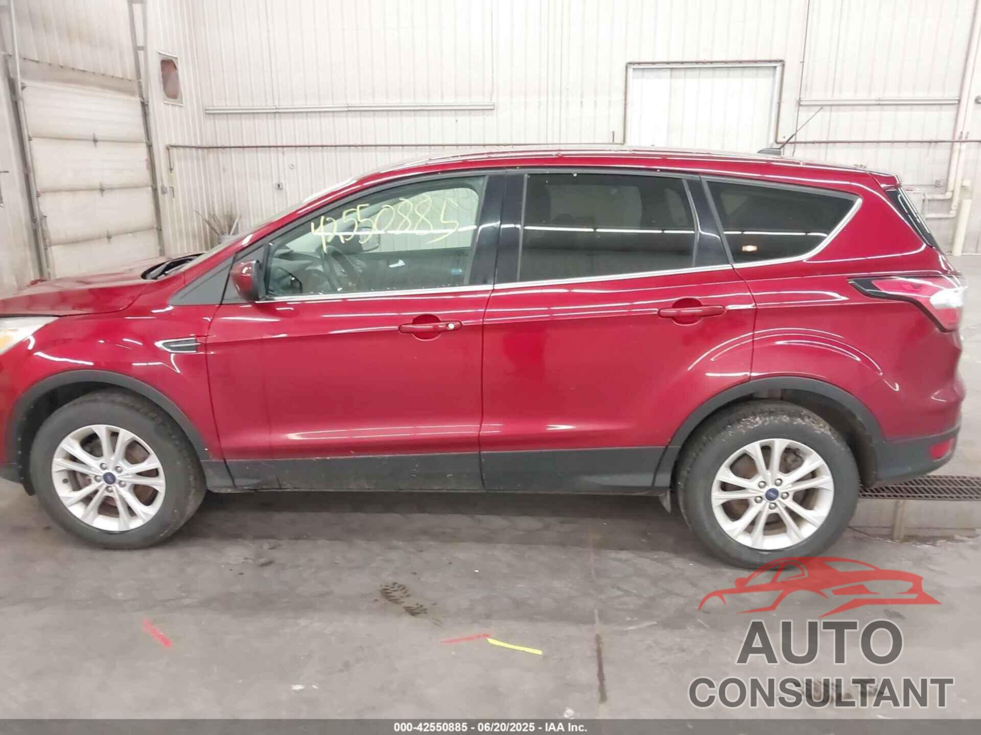 FORD ESCAPE 2017 - 1FMCU9GD0HUD17968