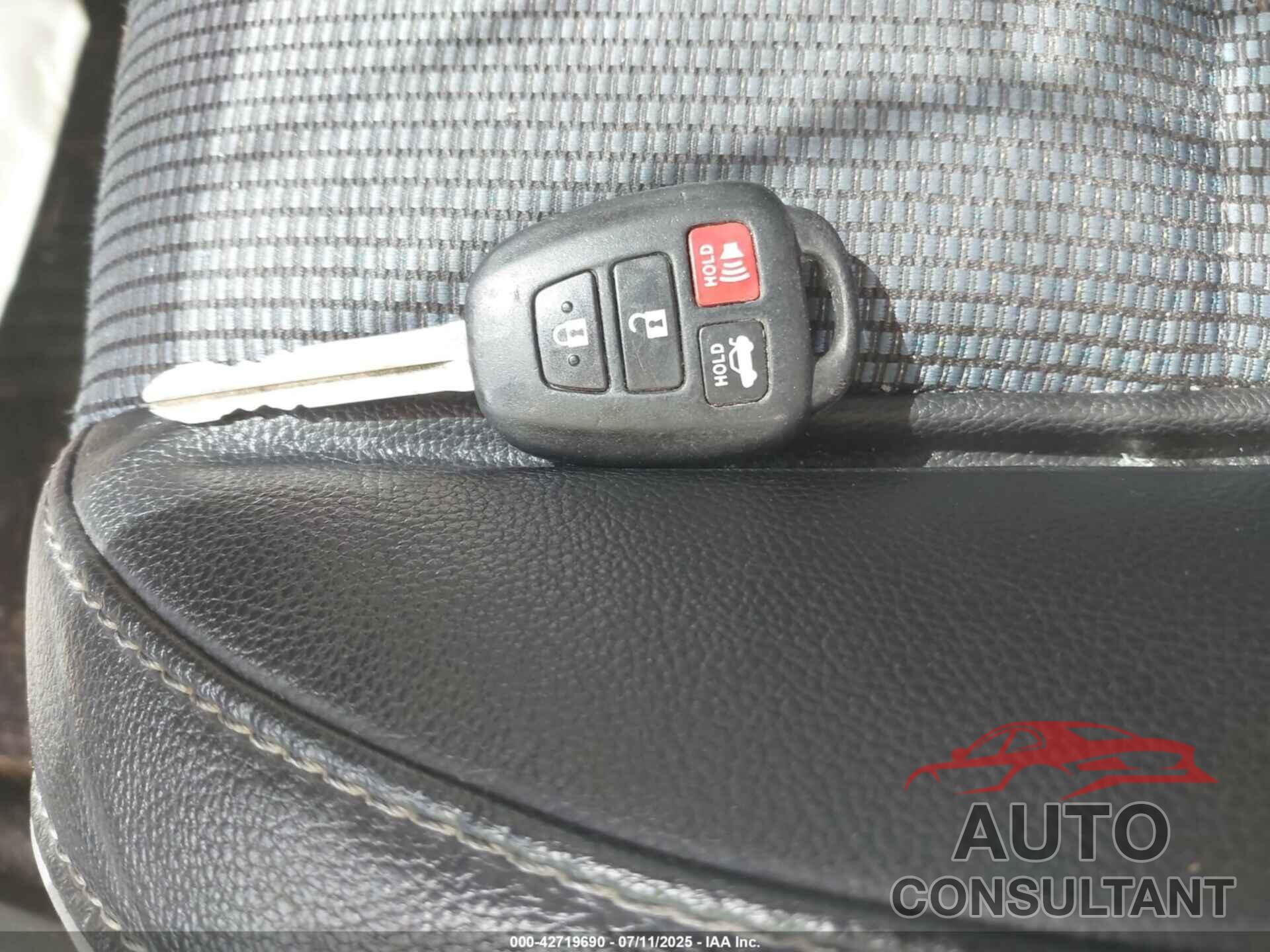 TOYOTA COROLLA 2016 - 5YFBURHE8GP538270