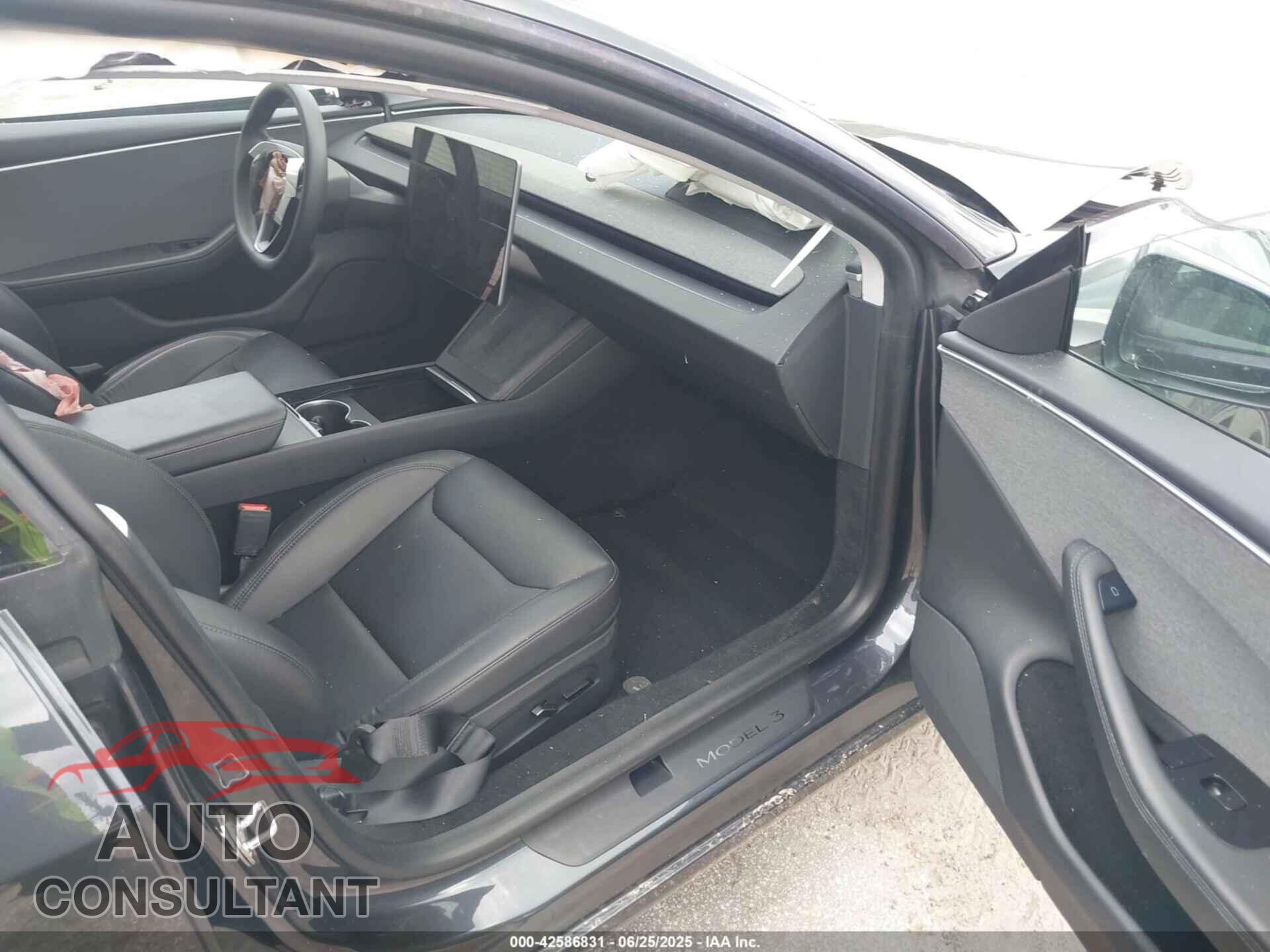 TESLA MODEL 3 2024 - 5YJ3E1EA4RF722849