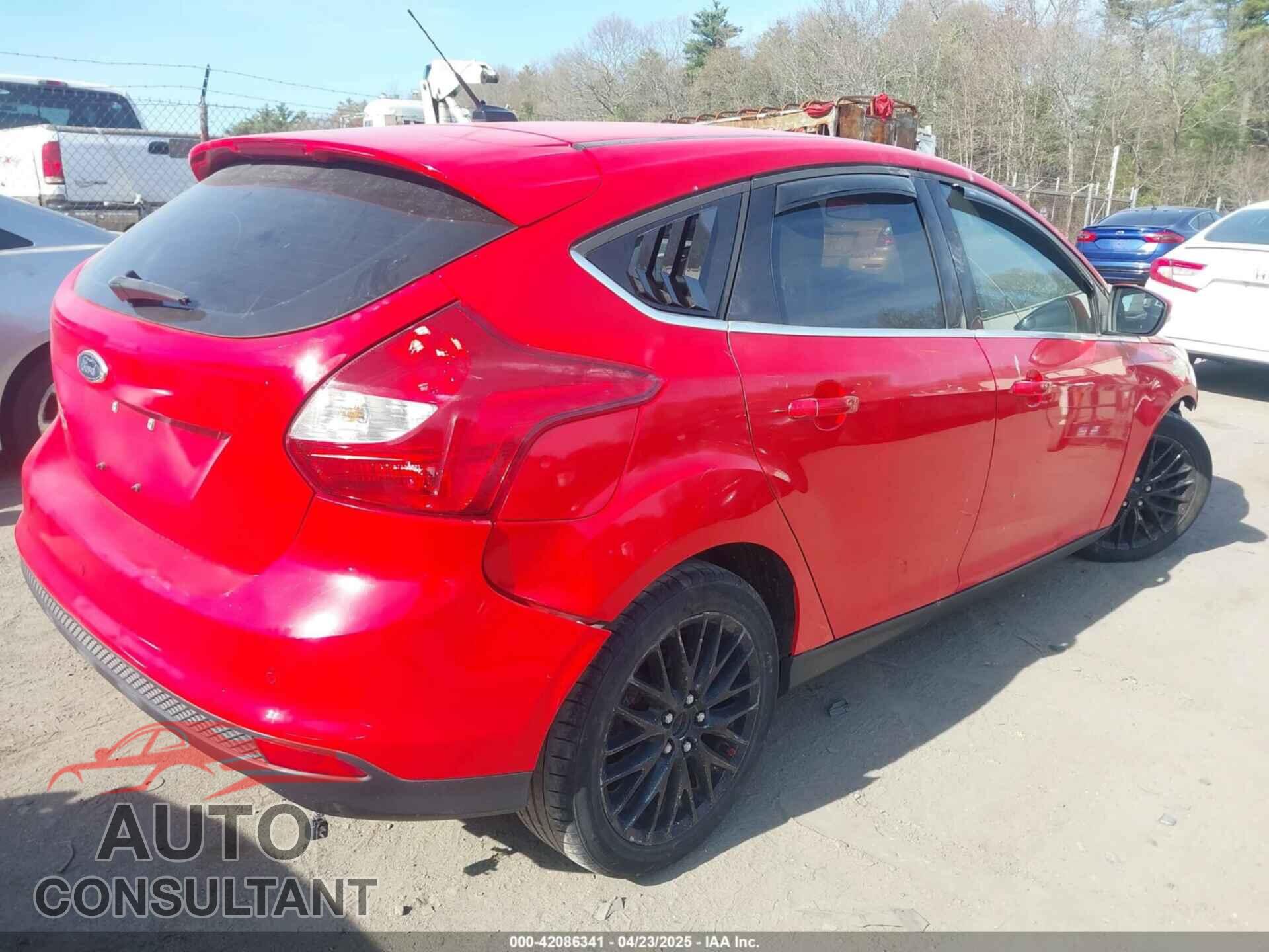 FORD FOCUS 2012 - 1FAHP3M27CL204413