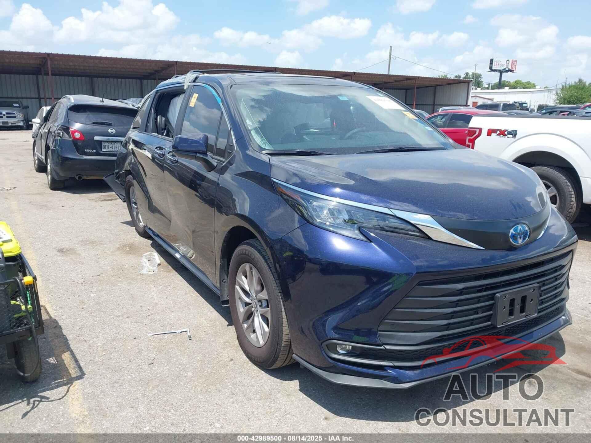 TOYOTA SIENNA 2025 - 5TDYRKEC1SS255652