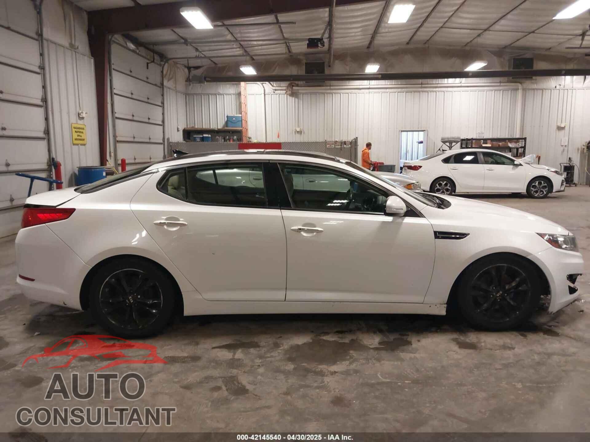 KIA OPTIMA 2011 - KNAGN4A76B5083164