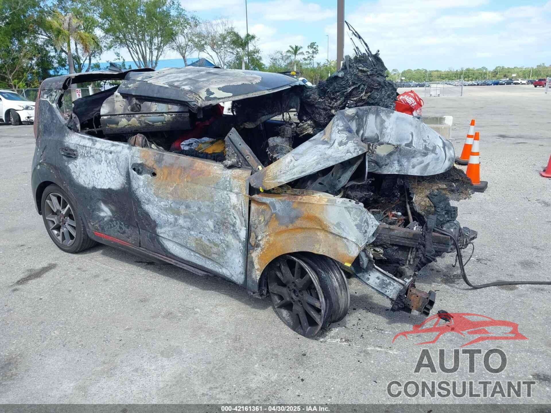 KIA SOUL 2020 - KNDJ63AU4L7000830
