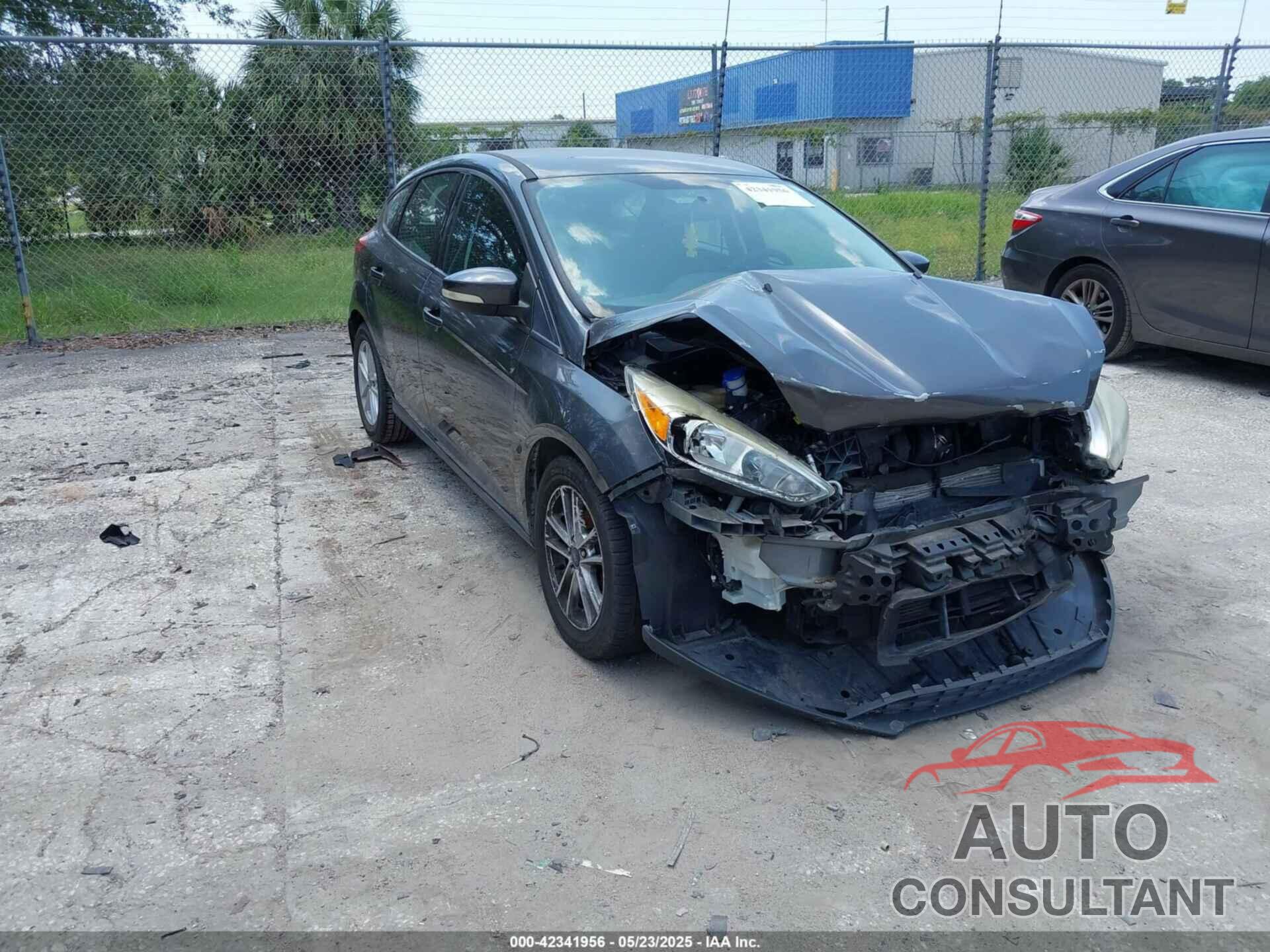 FORD FOCUS 2017 - 1FADP3K25HL216973