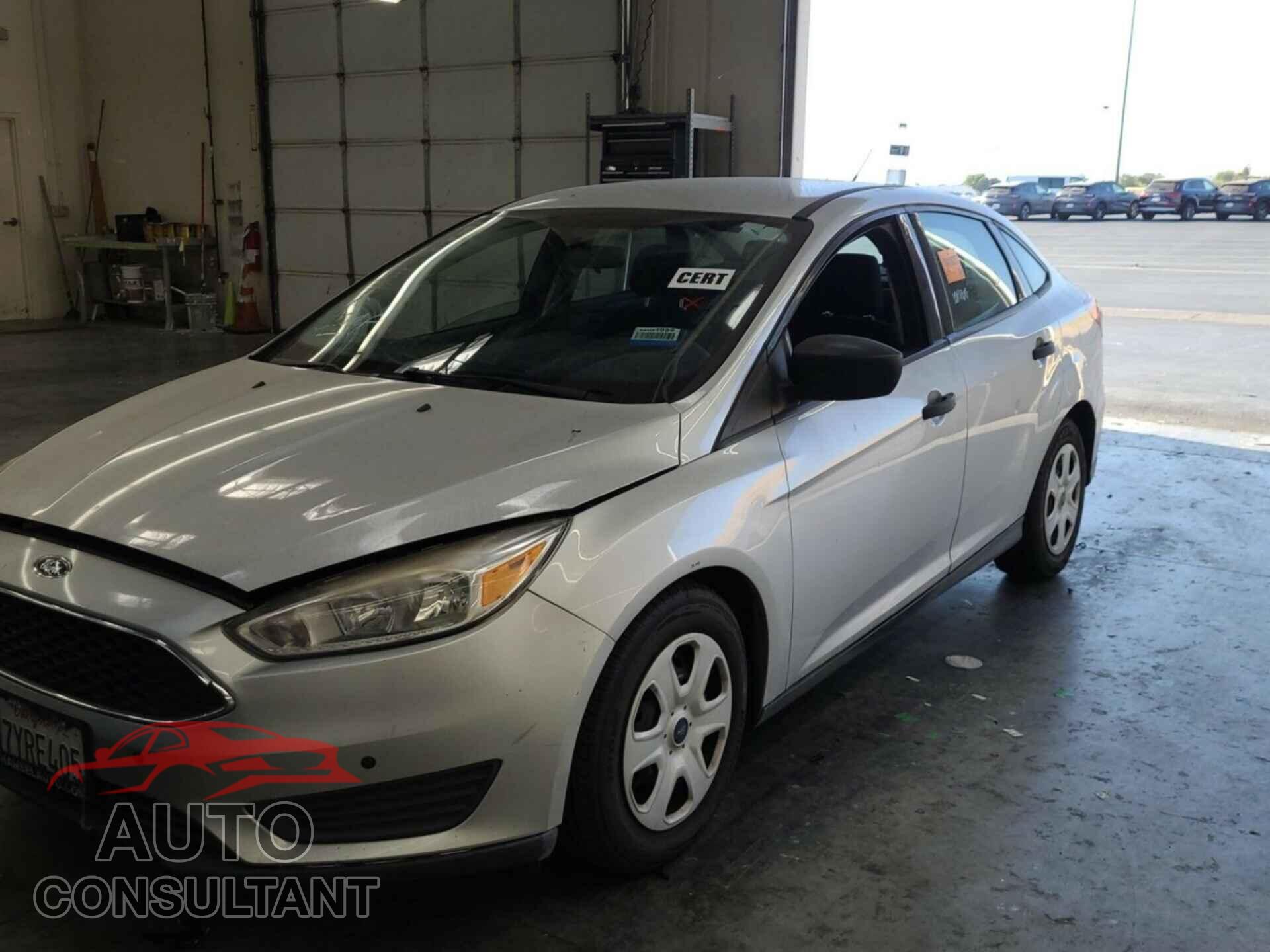 FORD FOCUS 2017 - 1FADP3E29HL272135