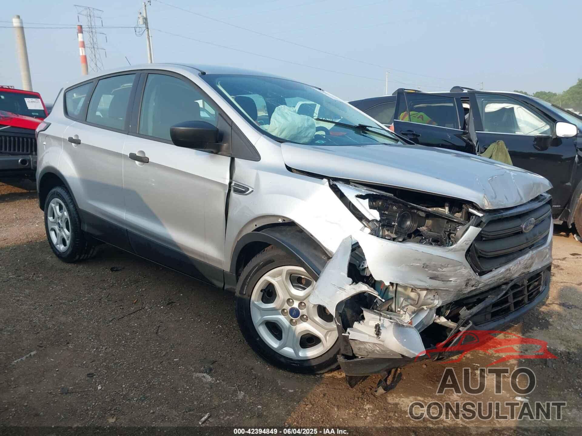 FORD ESCAPE 2017 - 1FMCU0F70HUE14367