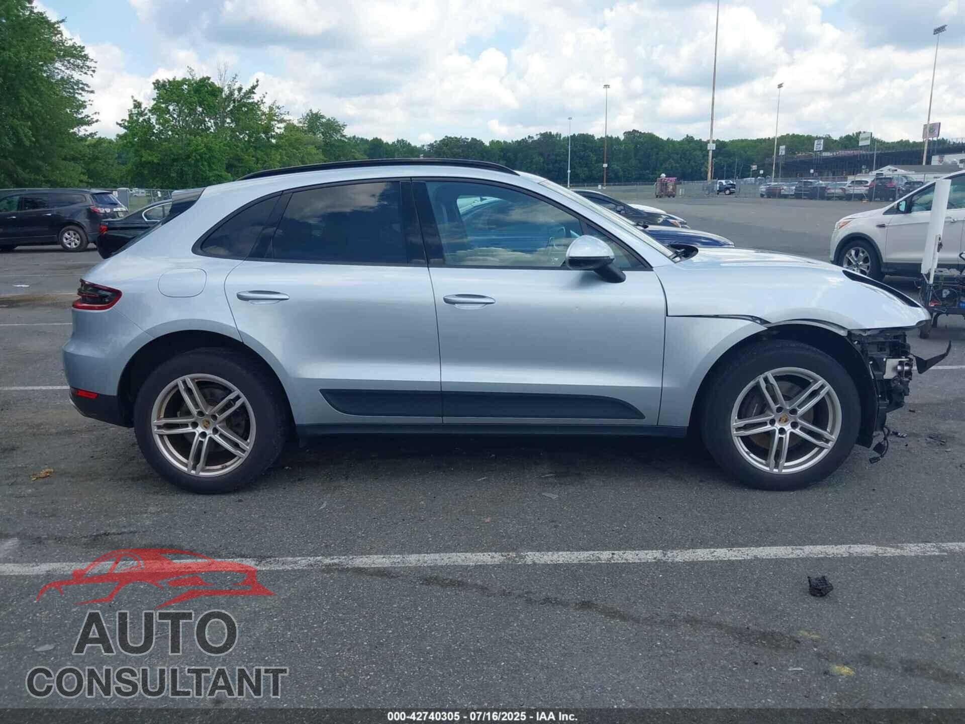 PORSCHE MACAN 2017 - WP1AA2A52HLB08376
