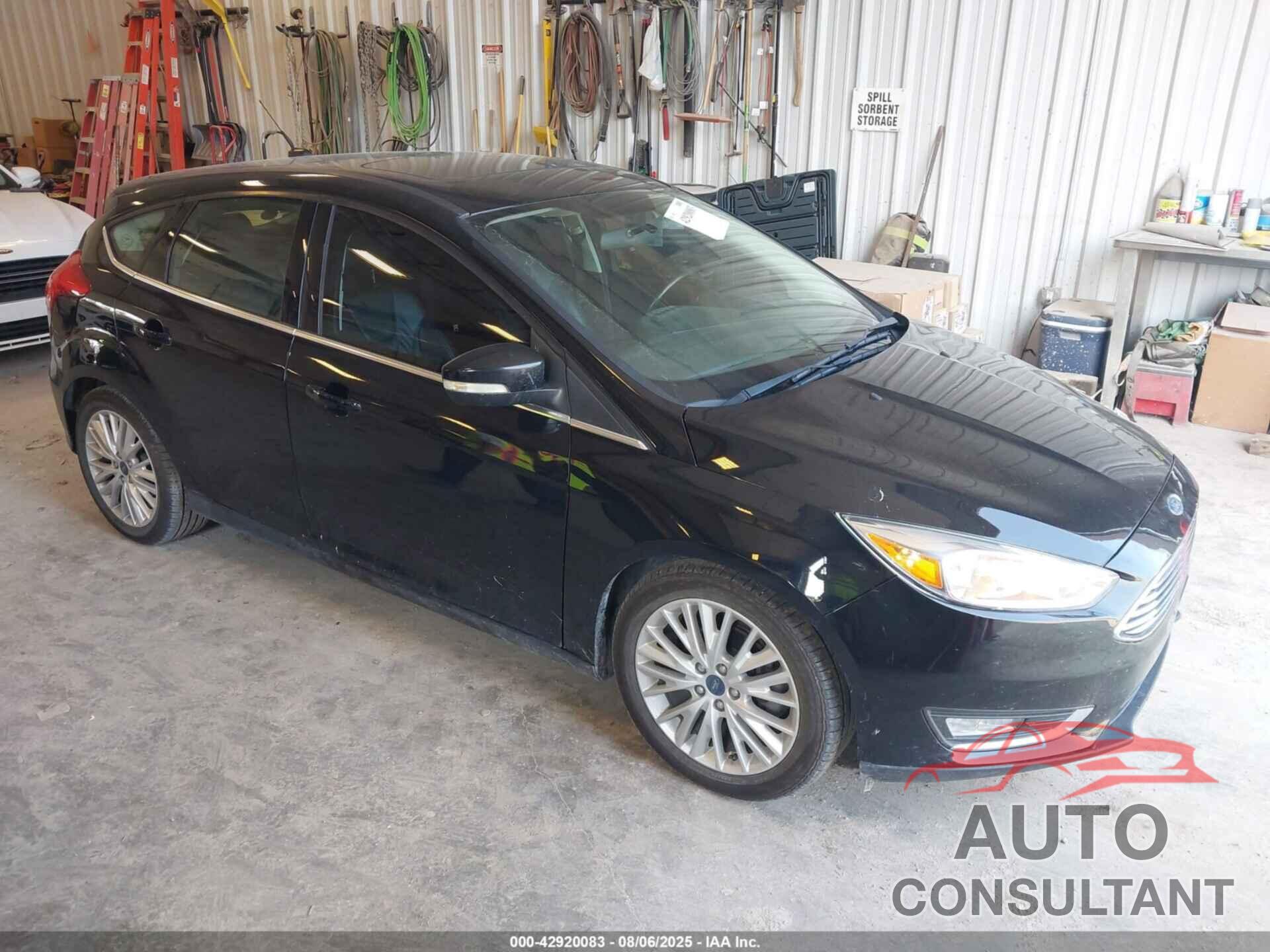 FORD FOCUS 2017 - 1FADP3N27HL242650