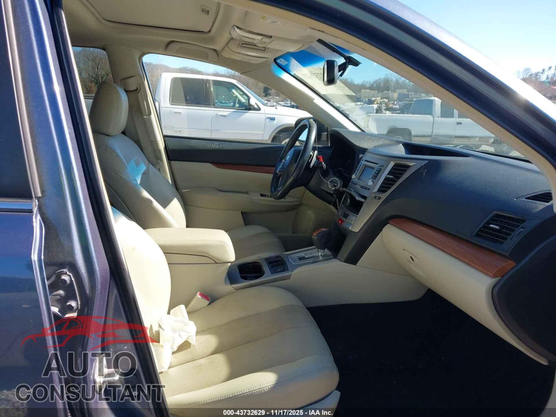 SUBARU OUTBACK 2014 - 4S4BRBLC2E3302536