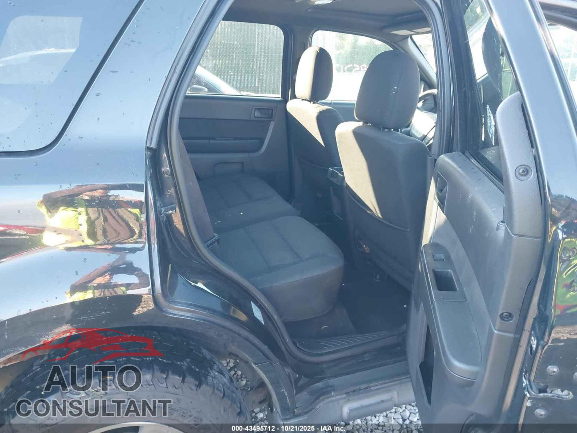 FORD ESCAPE 2011 - 1FMCU0DG2BKB89701
