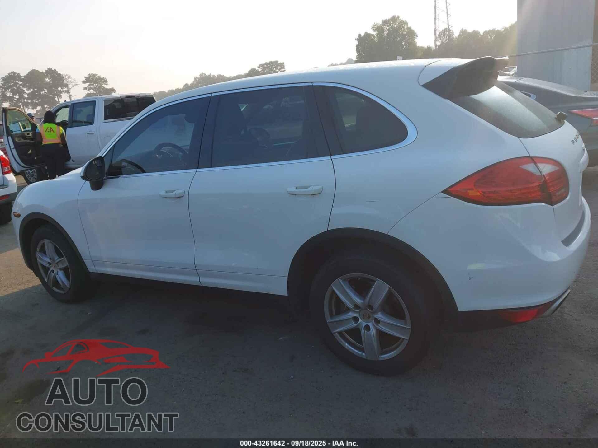 PORSCHE CAYENNE 2012 - WP1AA2A29CLA02859
