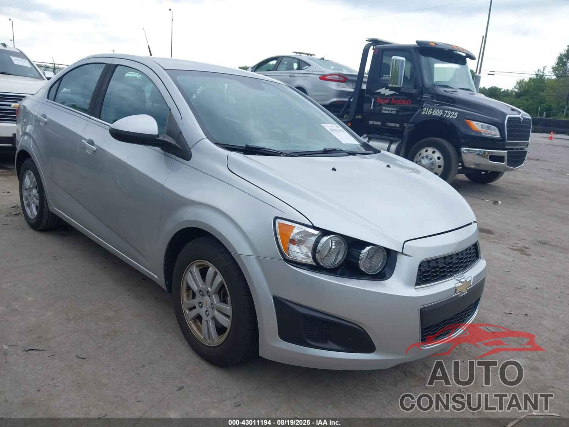 CHEVROLET SONIC 2012 - 1G1JC5SH7C4107435