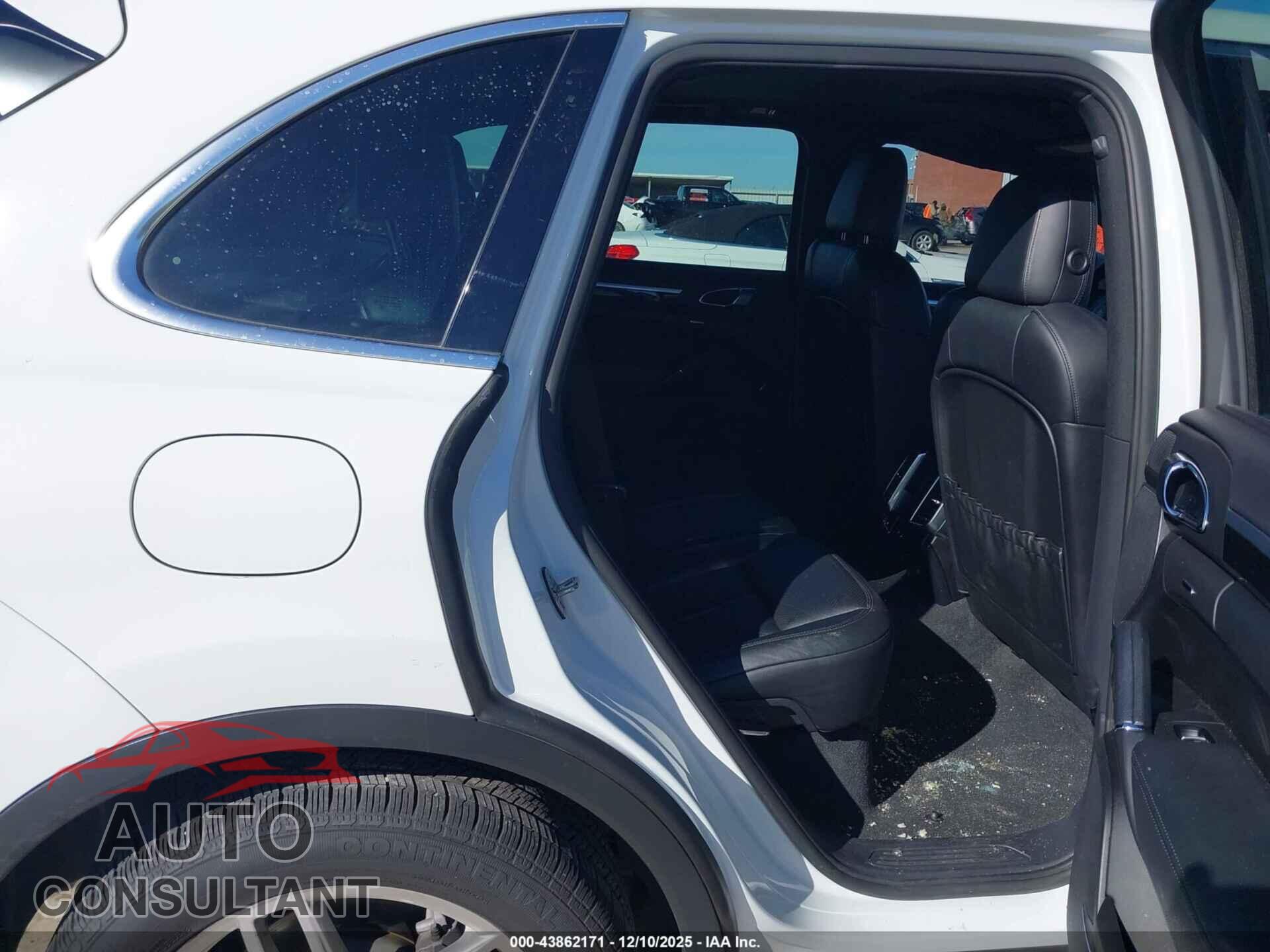 PORSCHE CAYENNE 2012 - WP1AA2A22CLA11855