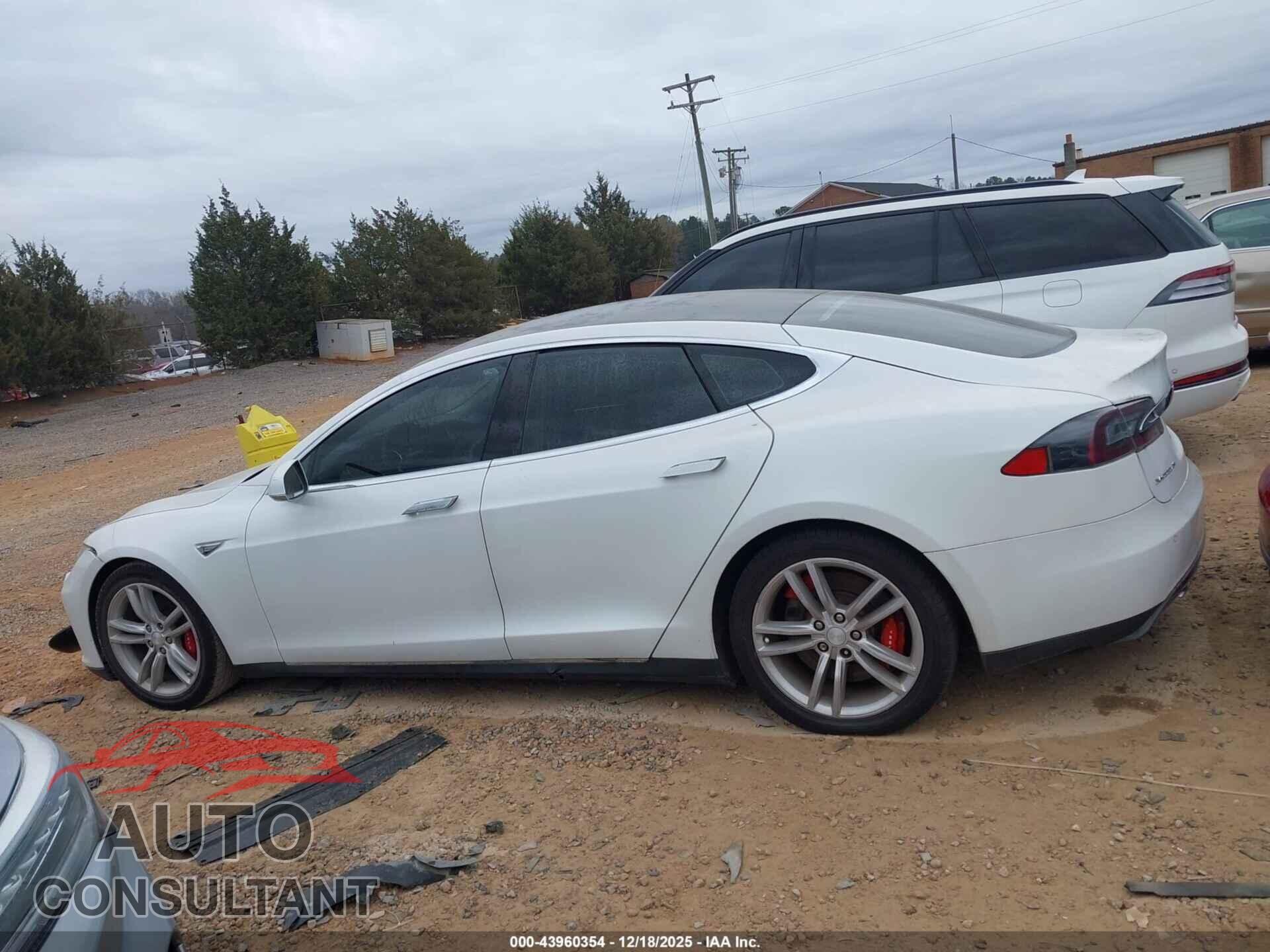 TESLA MODEL S 2013 - 5YJSA1DP0DFP21946